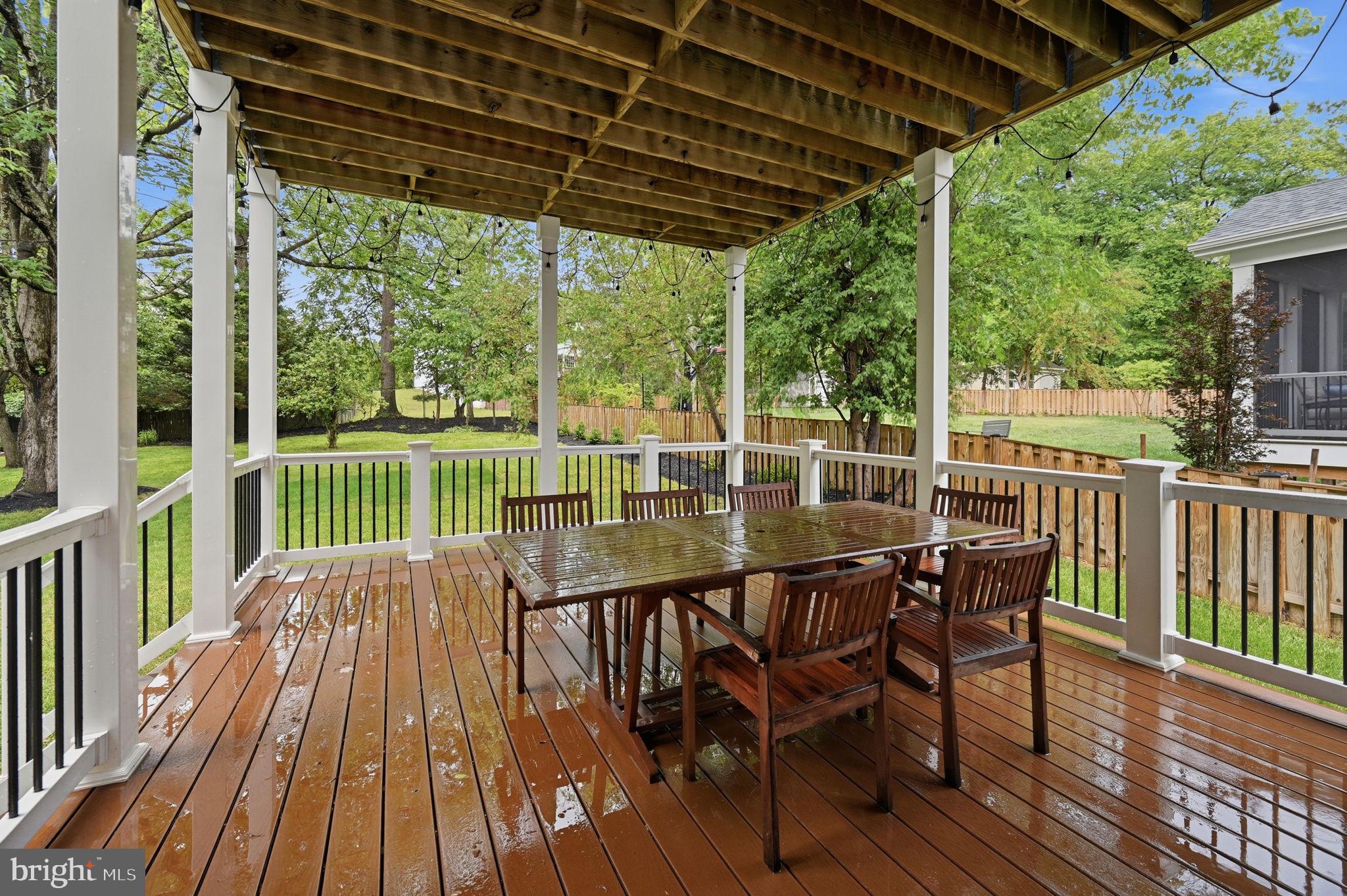 HAMPTONS OF MCLEAN - Residential