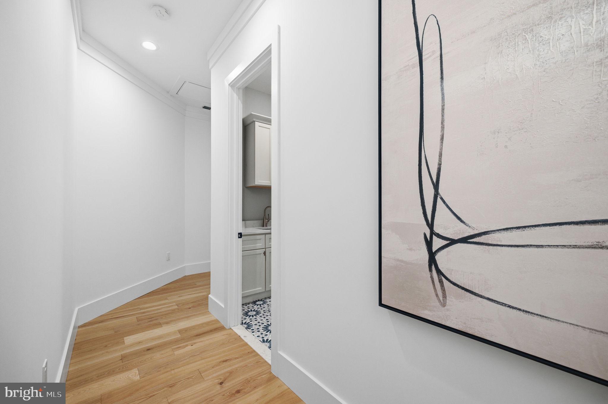 HAMPTONS OF MCLEAN - Residential
