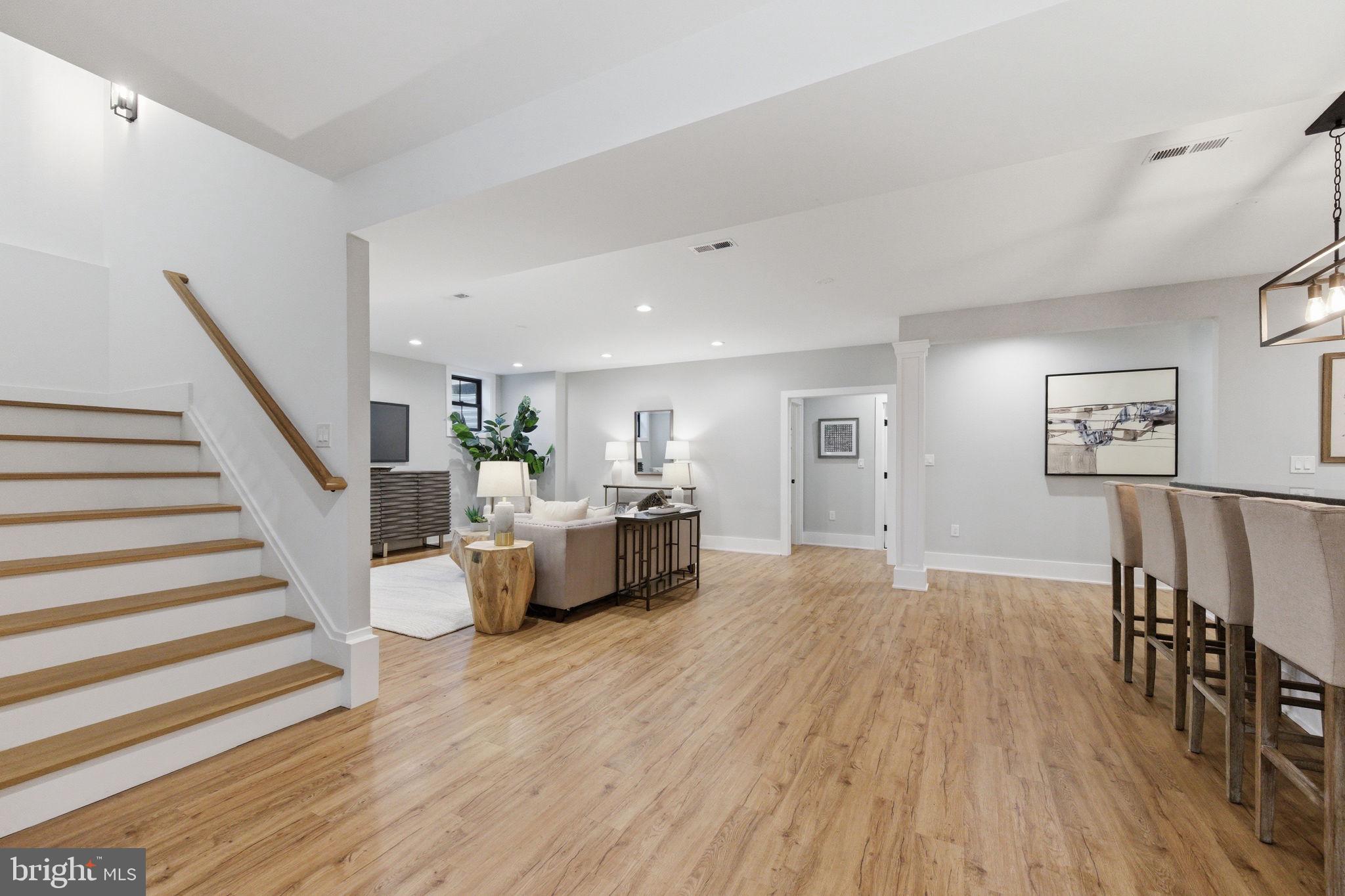 HAMPTONS OF MCLEAN - Residential