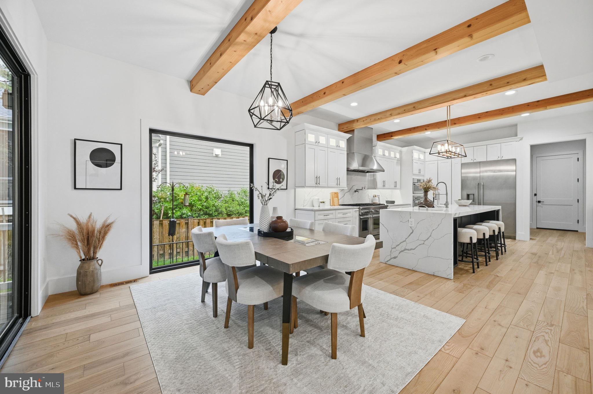 HAMPTONS OF MCLEAN - Residential