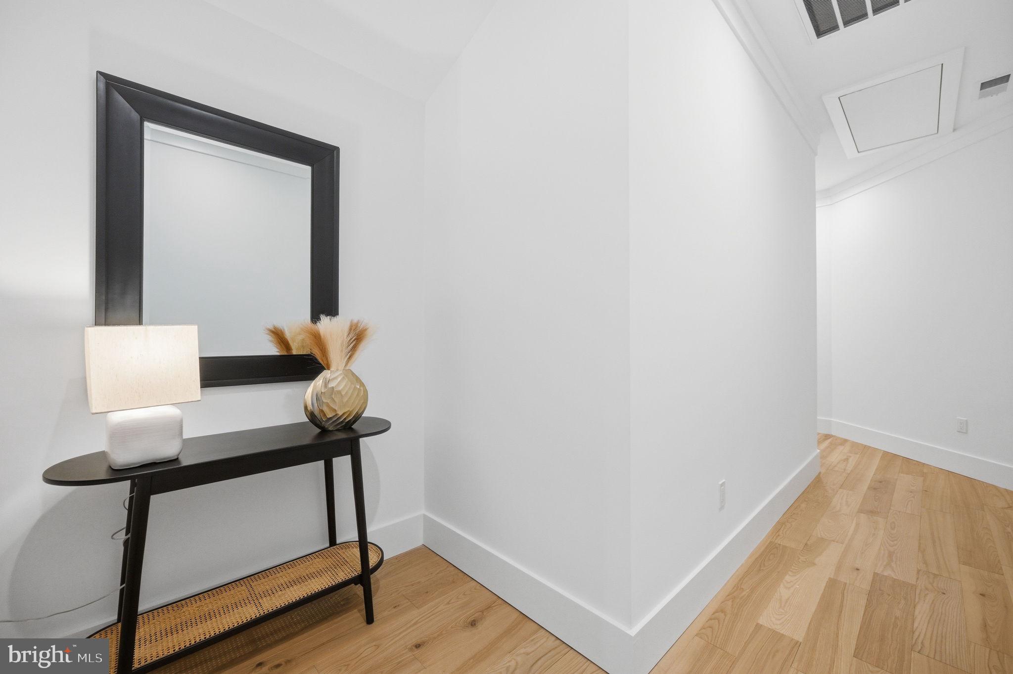 HAMPTONS OF MCLEAN - Residential