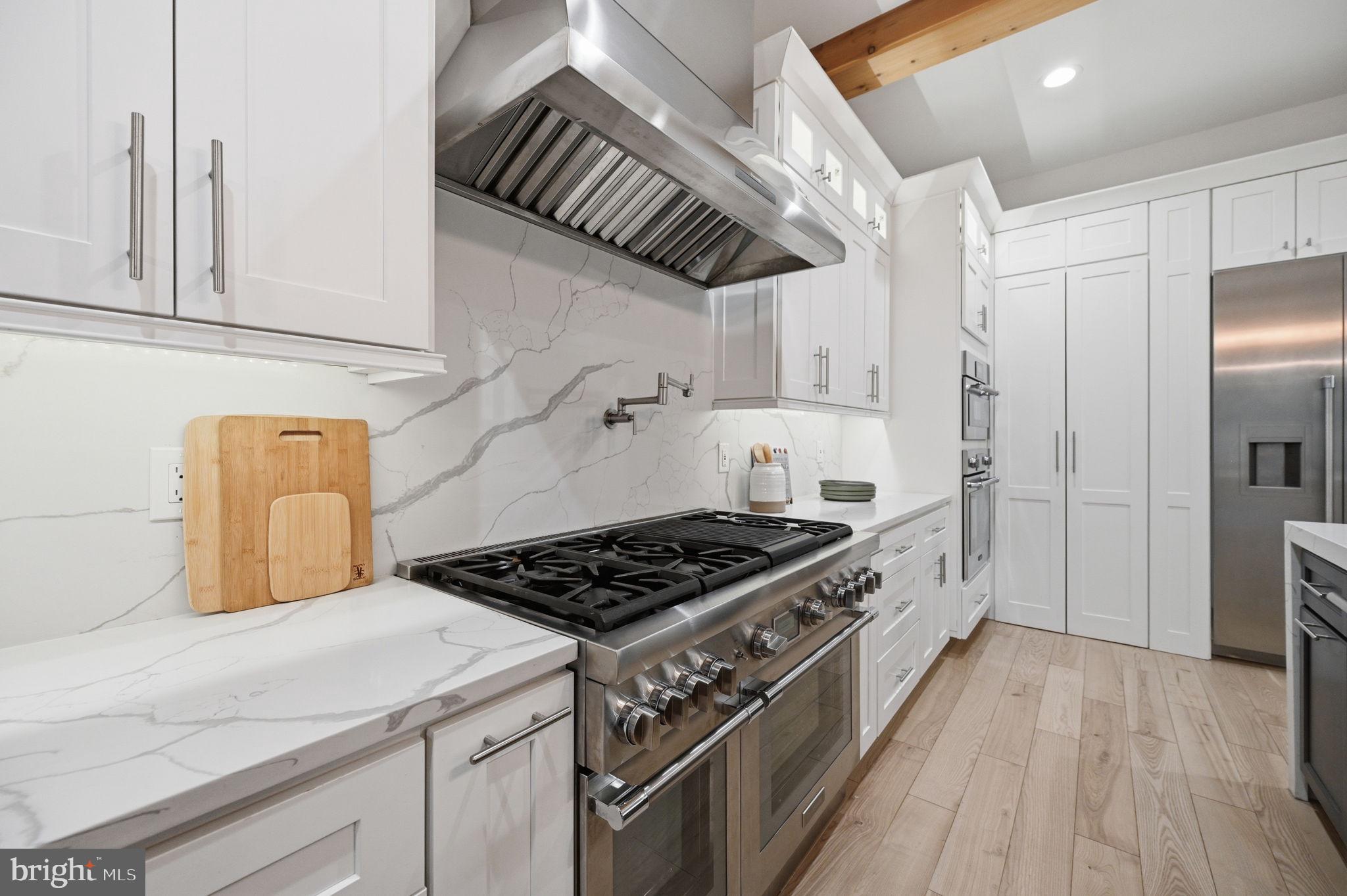 HAMPTONS OF MCLEAN - Residential