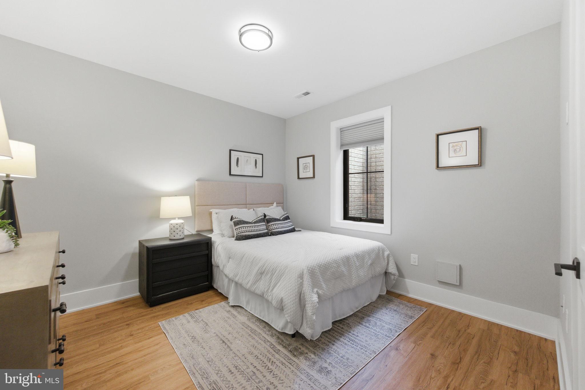 HAMPTONS OF MCLEAN - Residential