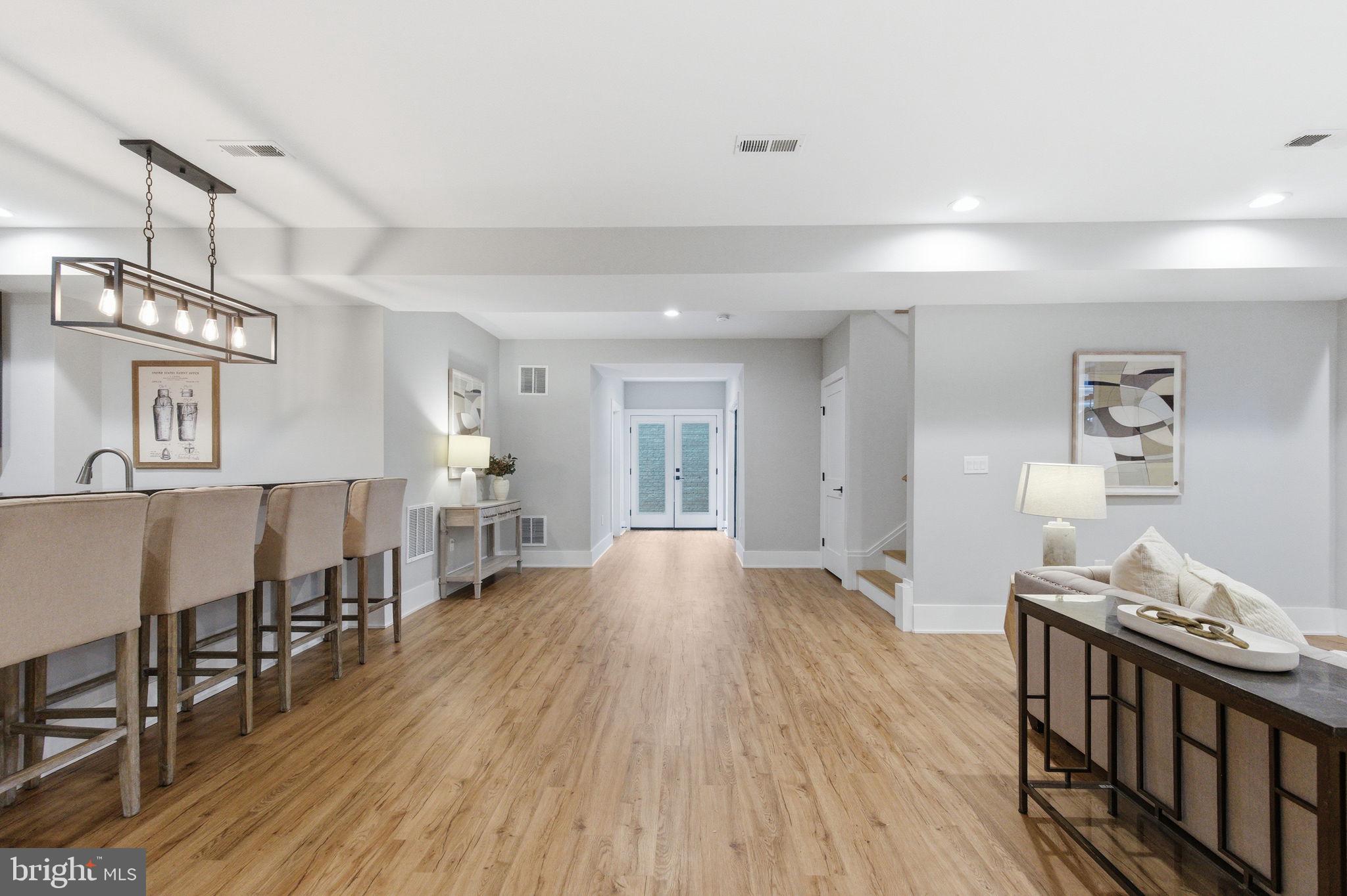 HAMPTONS OF MCLEAN - Residential