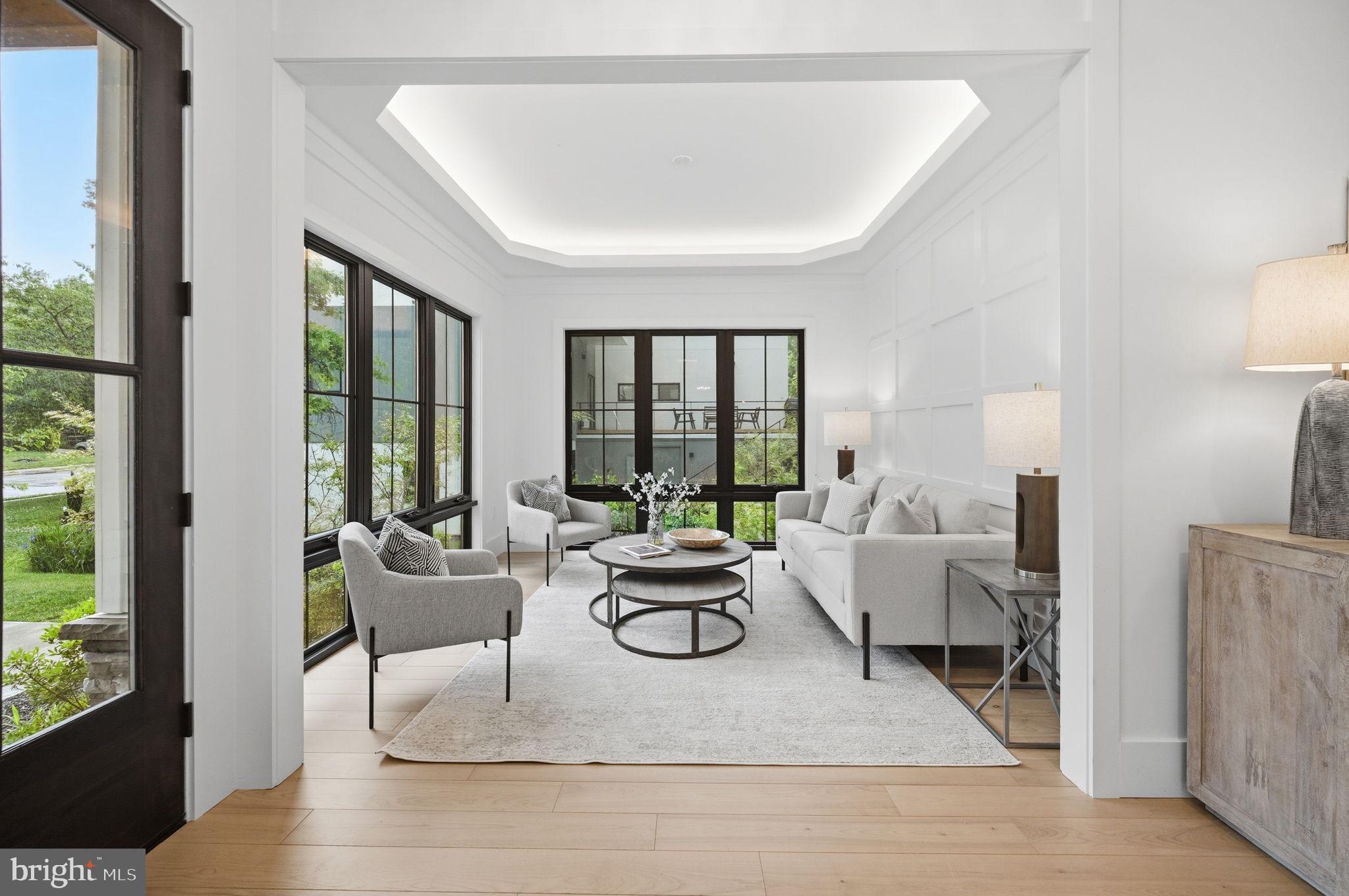 HAMPTONS OF MCLEAN - Residential