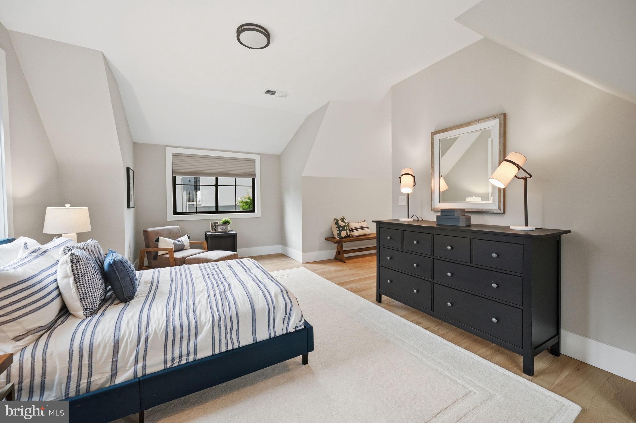 HAMPTONS OF MCLEAN - Residential