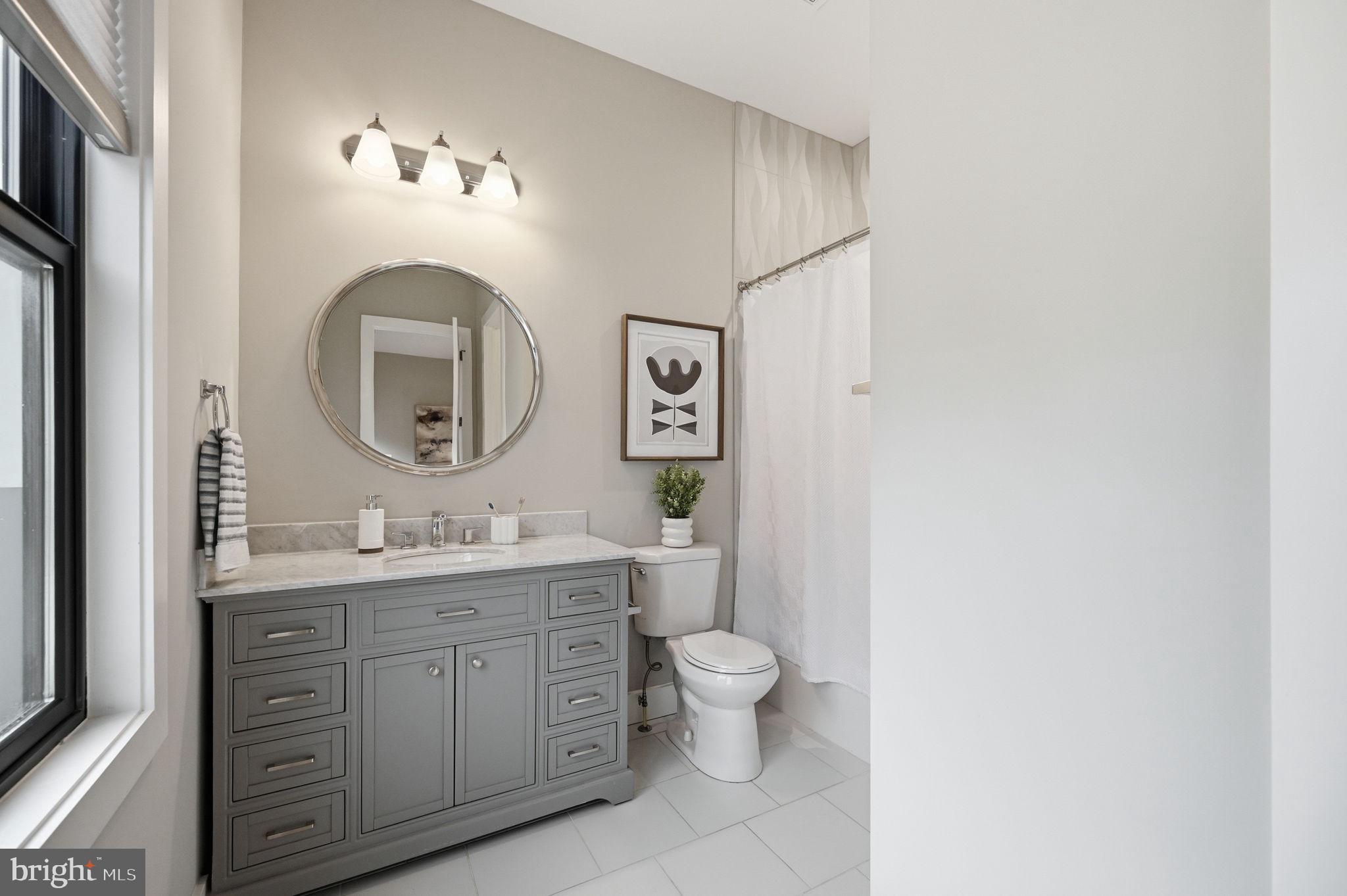 HAMPTONS OF MCLEAN - Residential