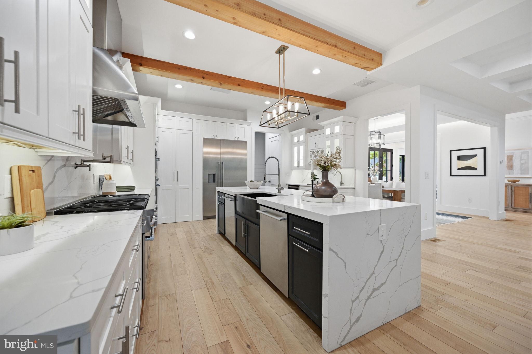 HAMPTONS OF MCLEAN - Residential