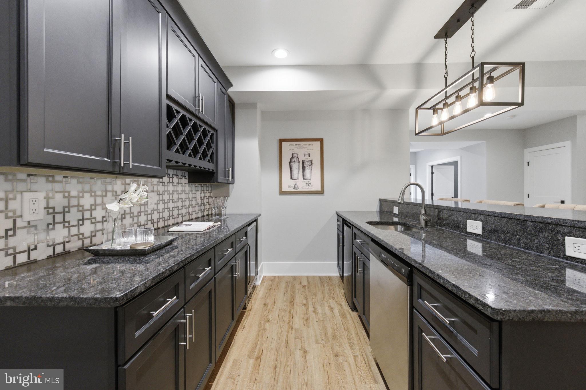 HAMPTONS OF MCLEAN - Residential