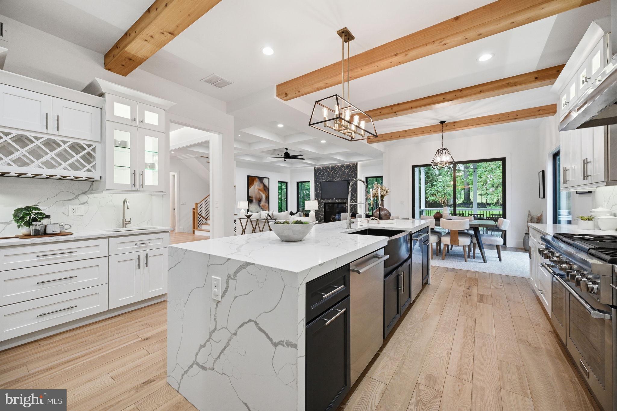 HAMPTONS OF MCLEAN - Residential