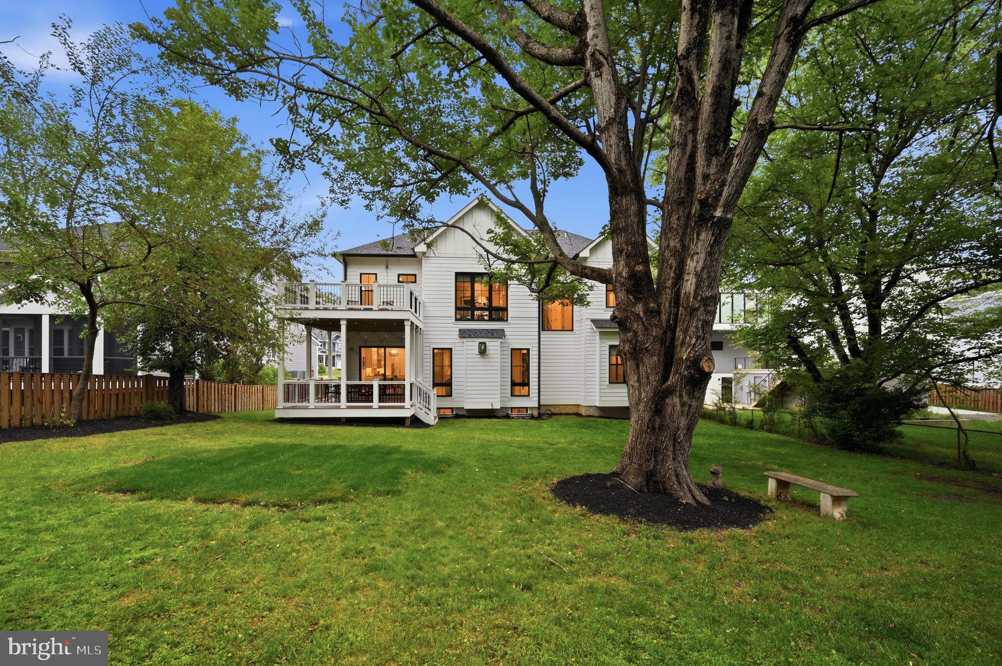HAMPTONS OF MCLEAN - Residential