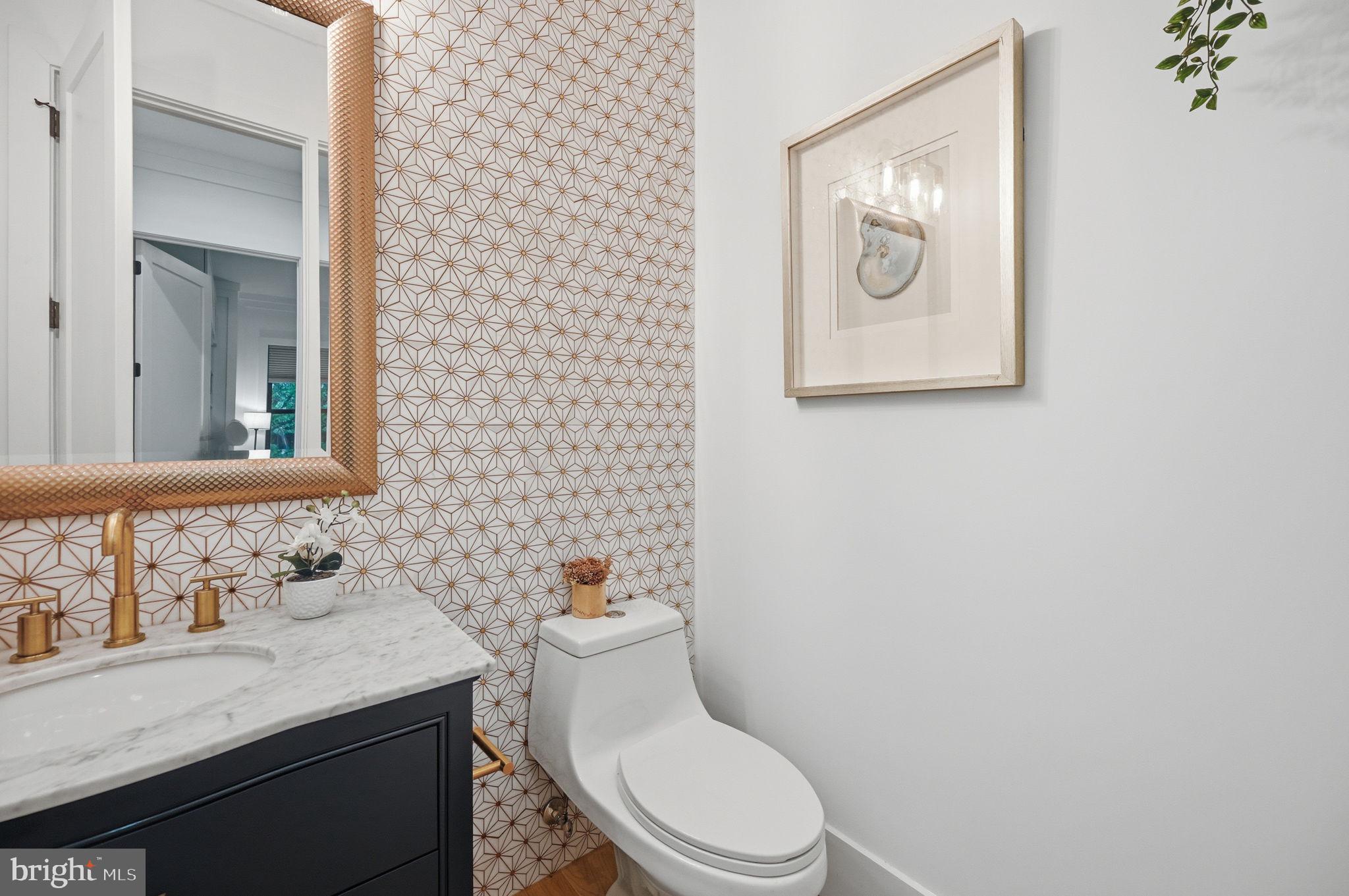 HAMPTONS OF MCLEAN - Residential