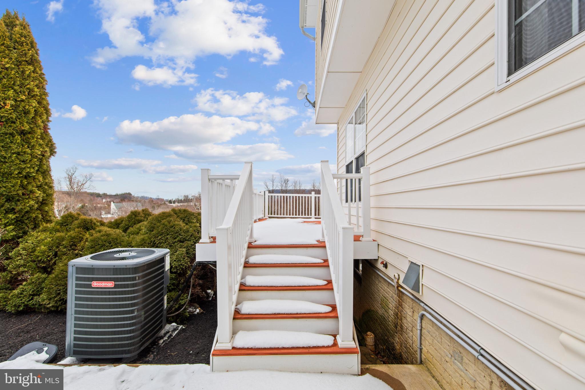 TAYLORSTOWN - Residential