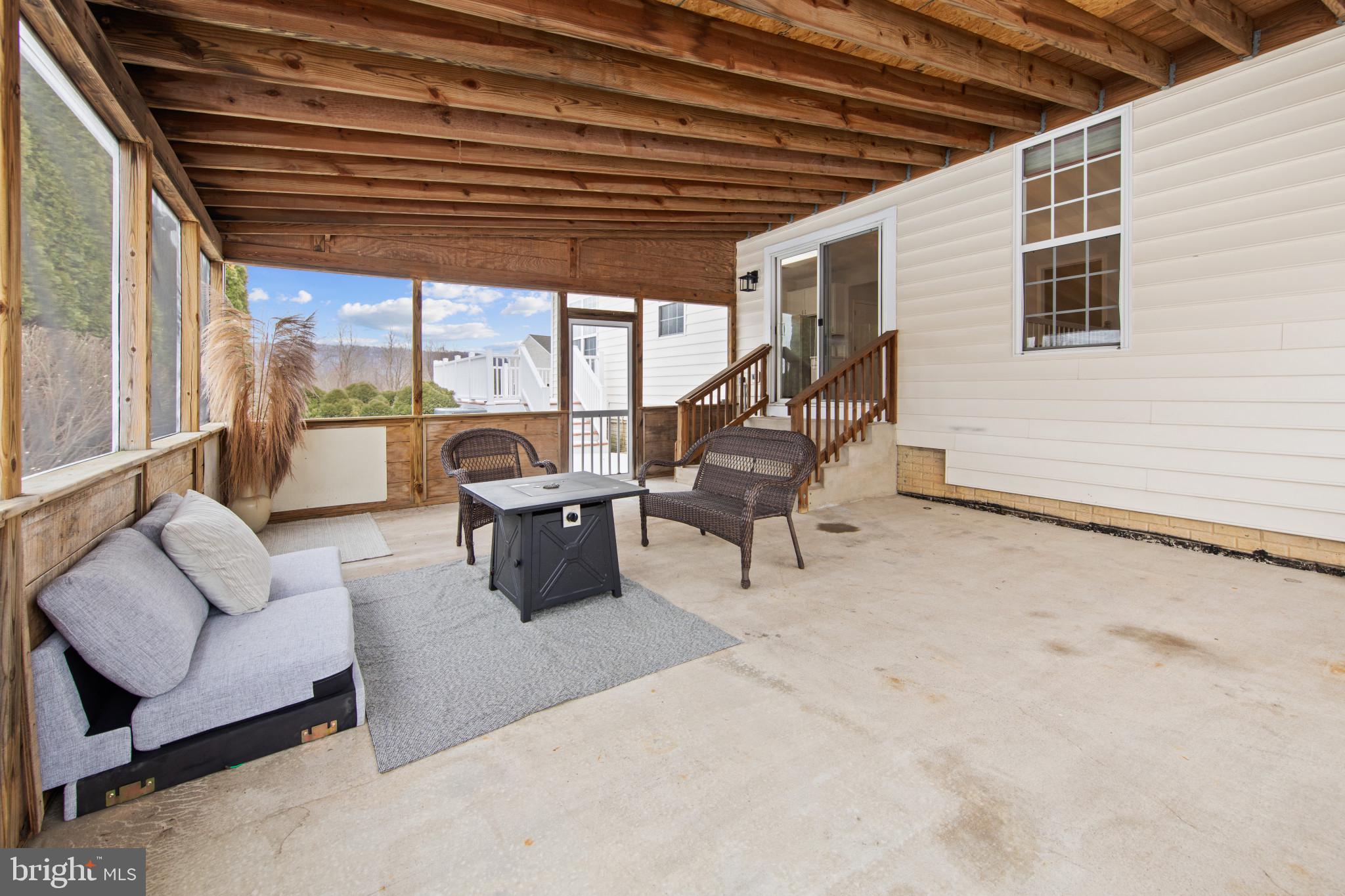 TAYLORSTOWN - Residential