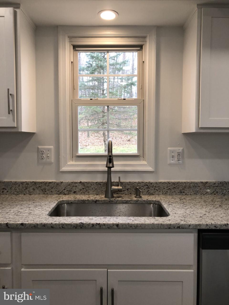 ROLLING HILLS - Residential