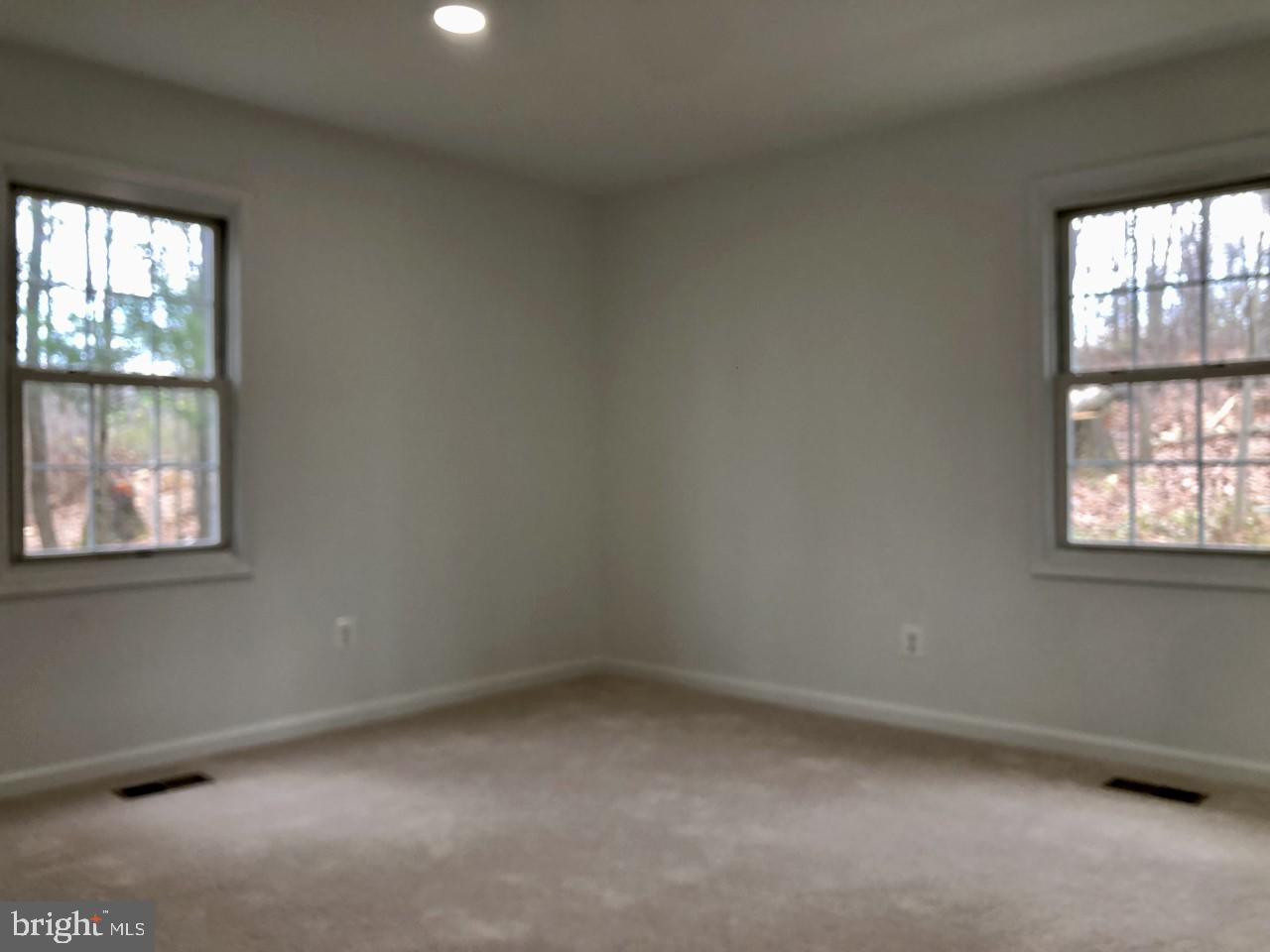 ROLLING HILLS - Residential