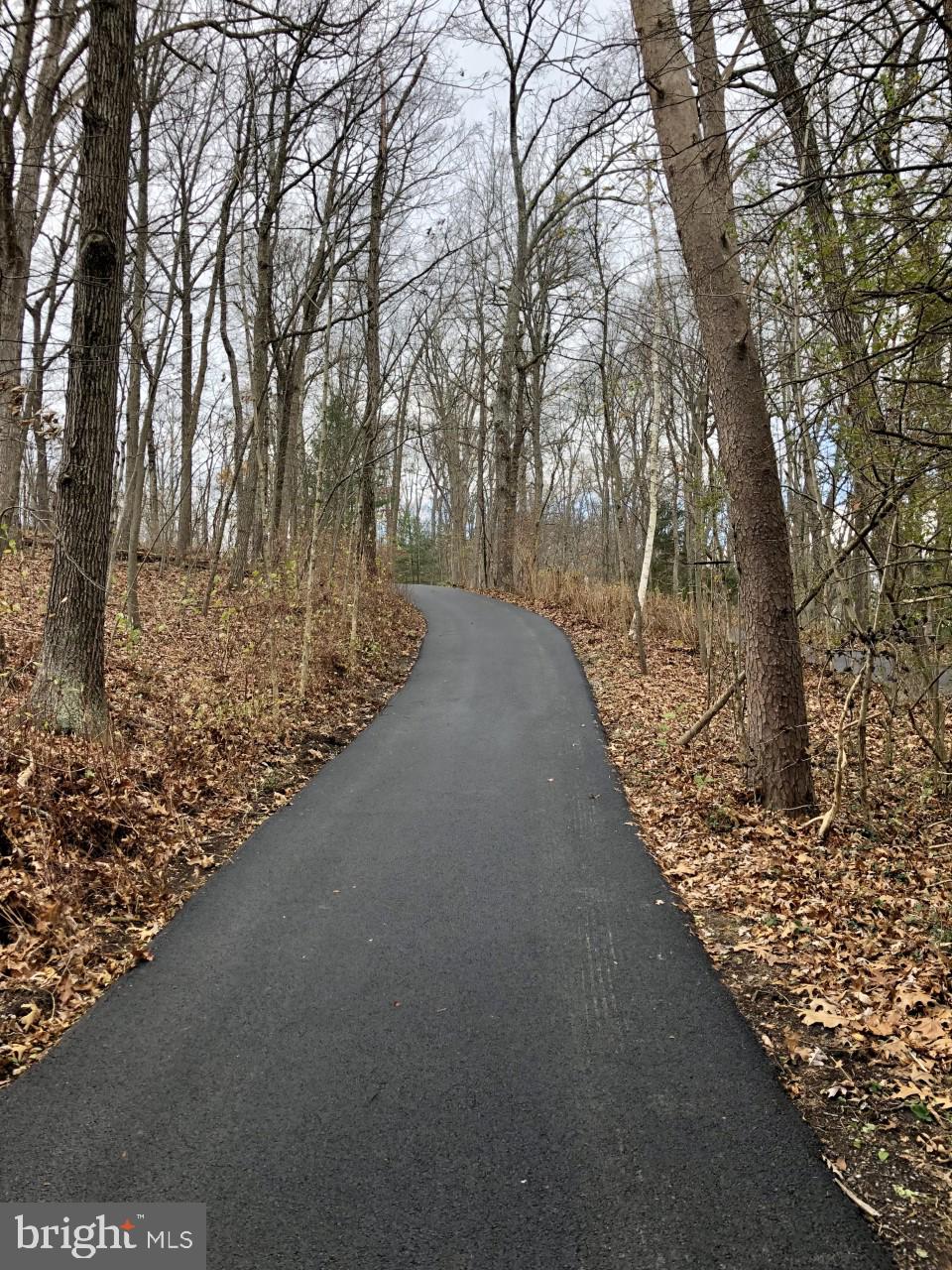 ROLLING HILLS - Residential