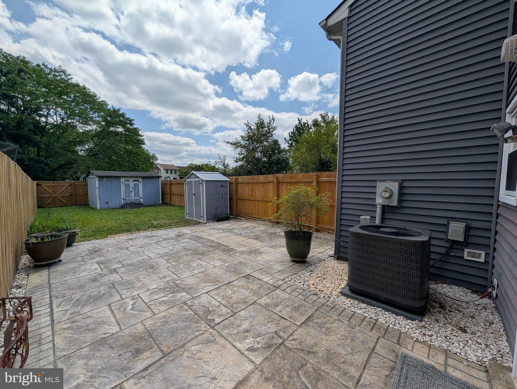 332 WOODSIDE PLACE