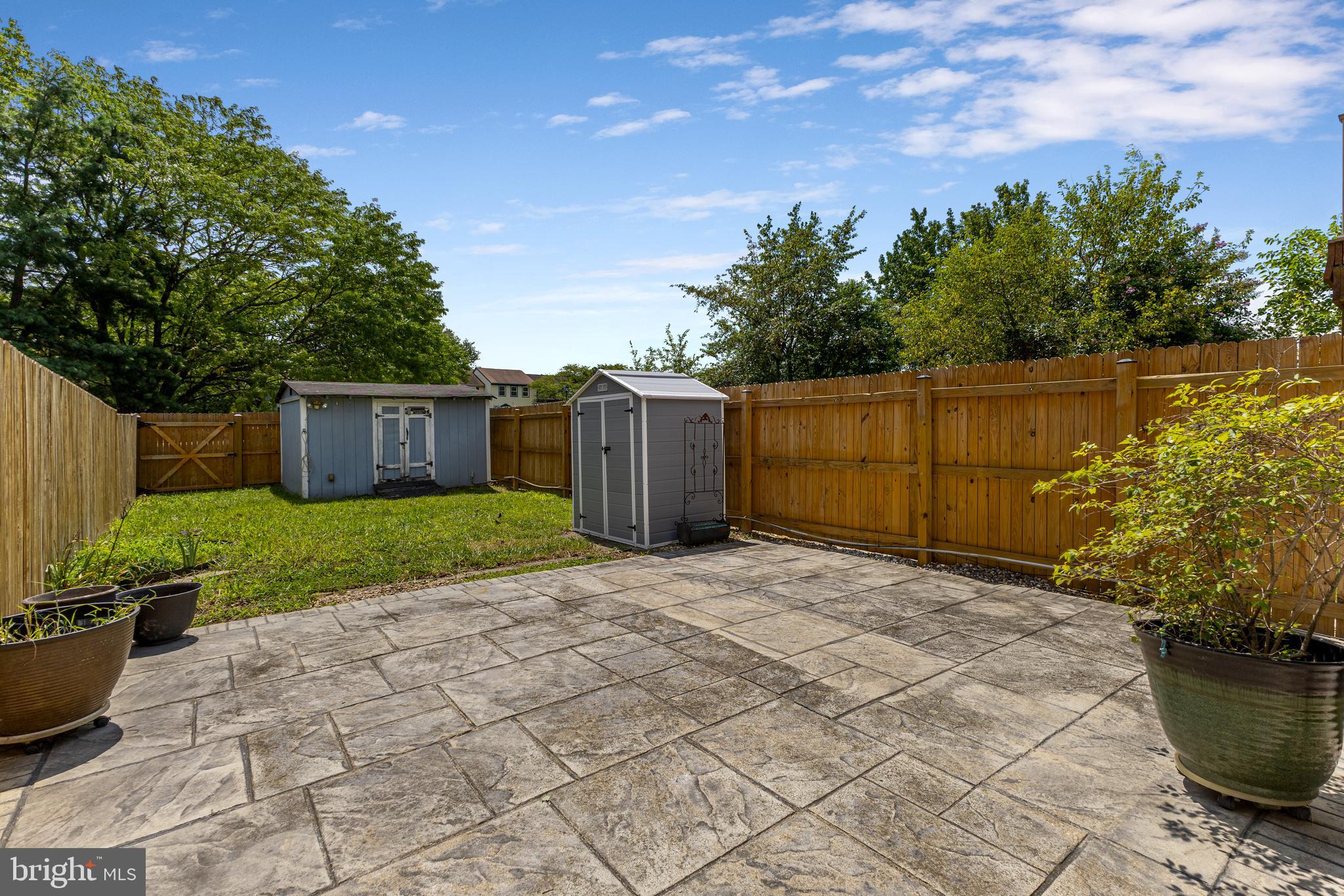 332 WOODSIDE PLACE