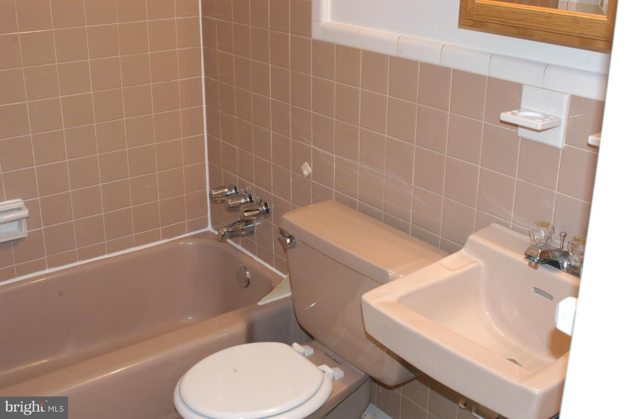 MOSBY WOODS GARDEN - Residential