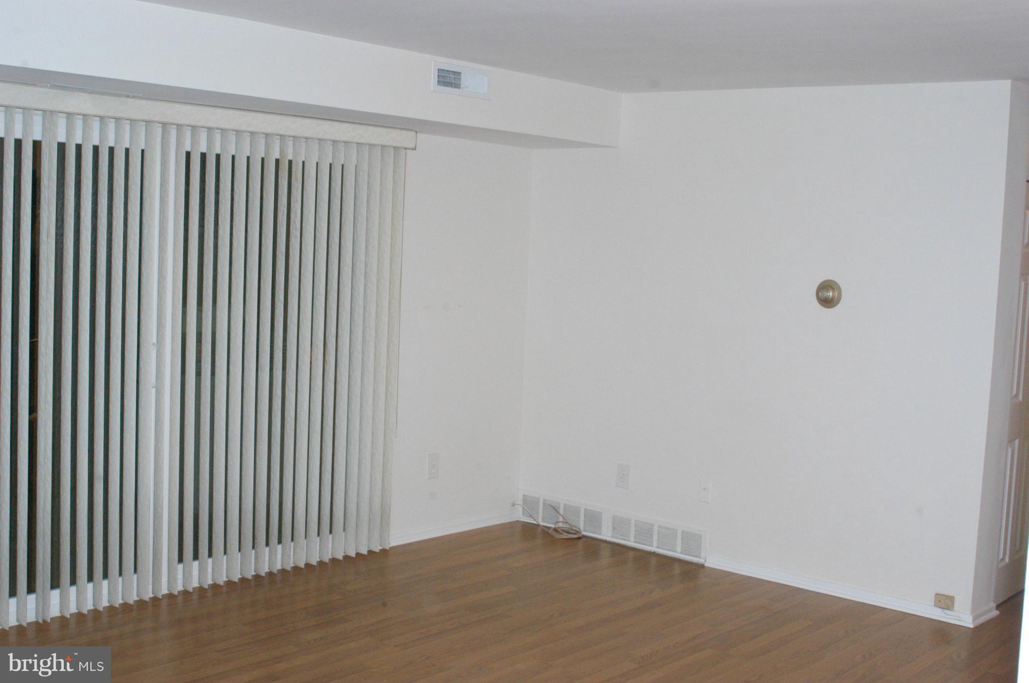 MOSBY WOODS GARDEN - Residential