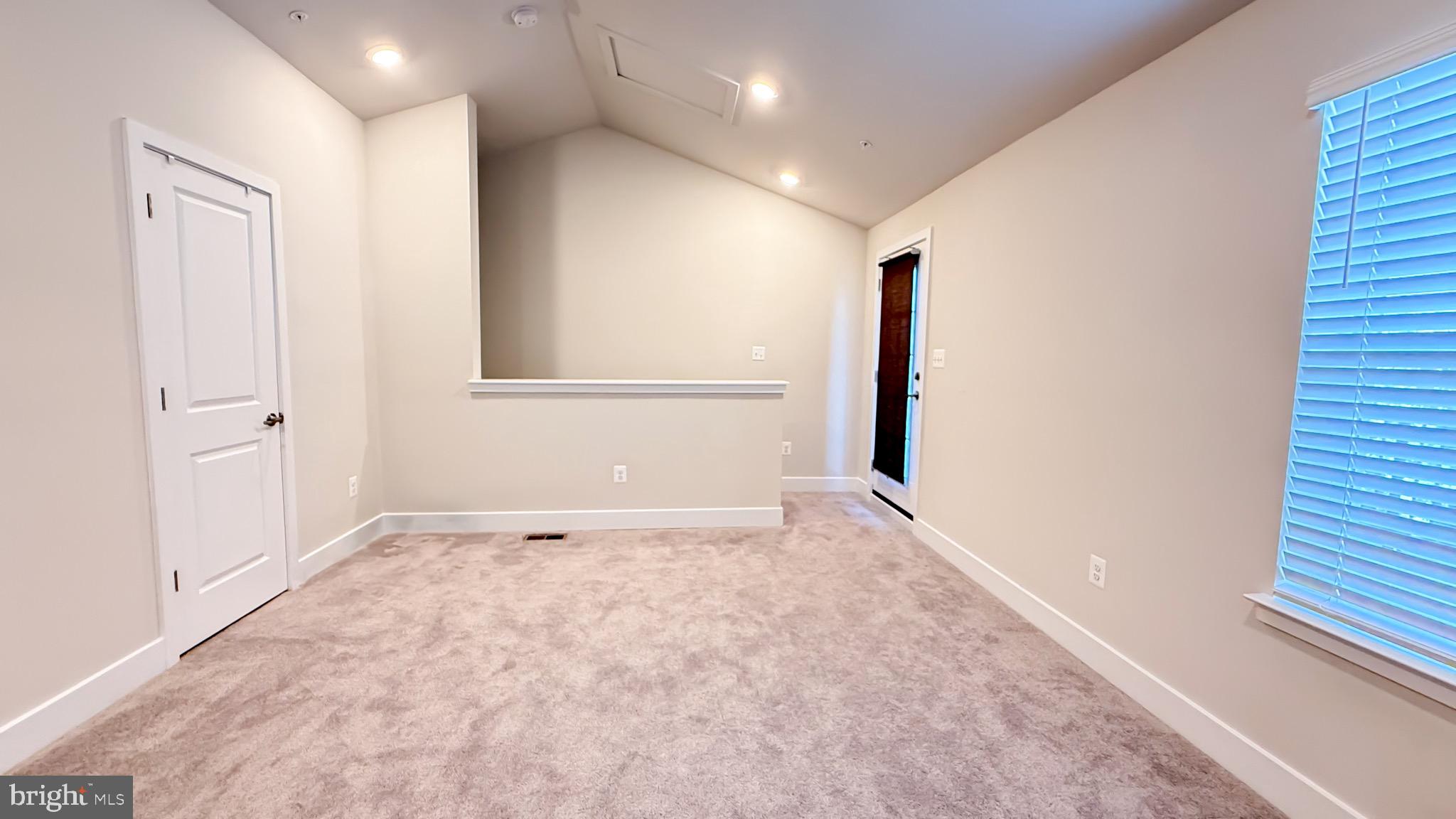 BLUE STREAM - Residential Lease