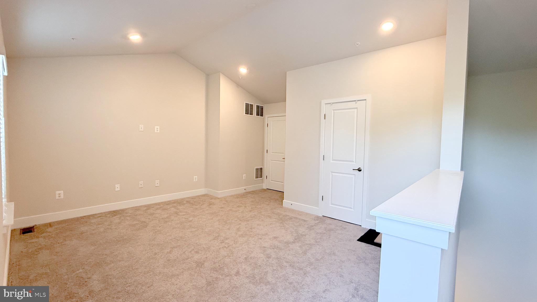 BLUE STREAM - Residential Lease