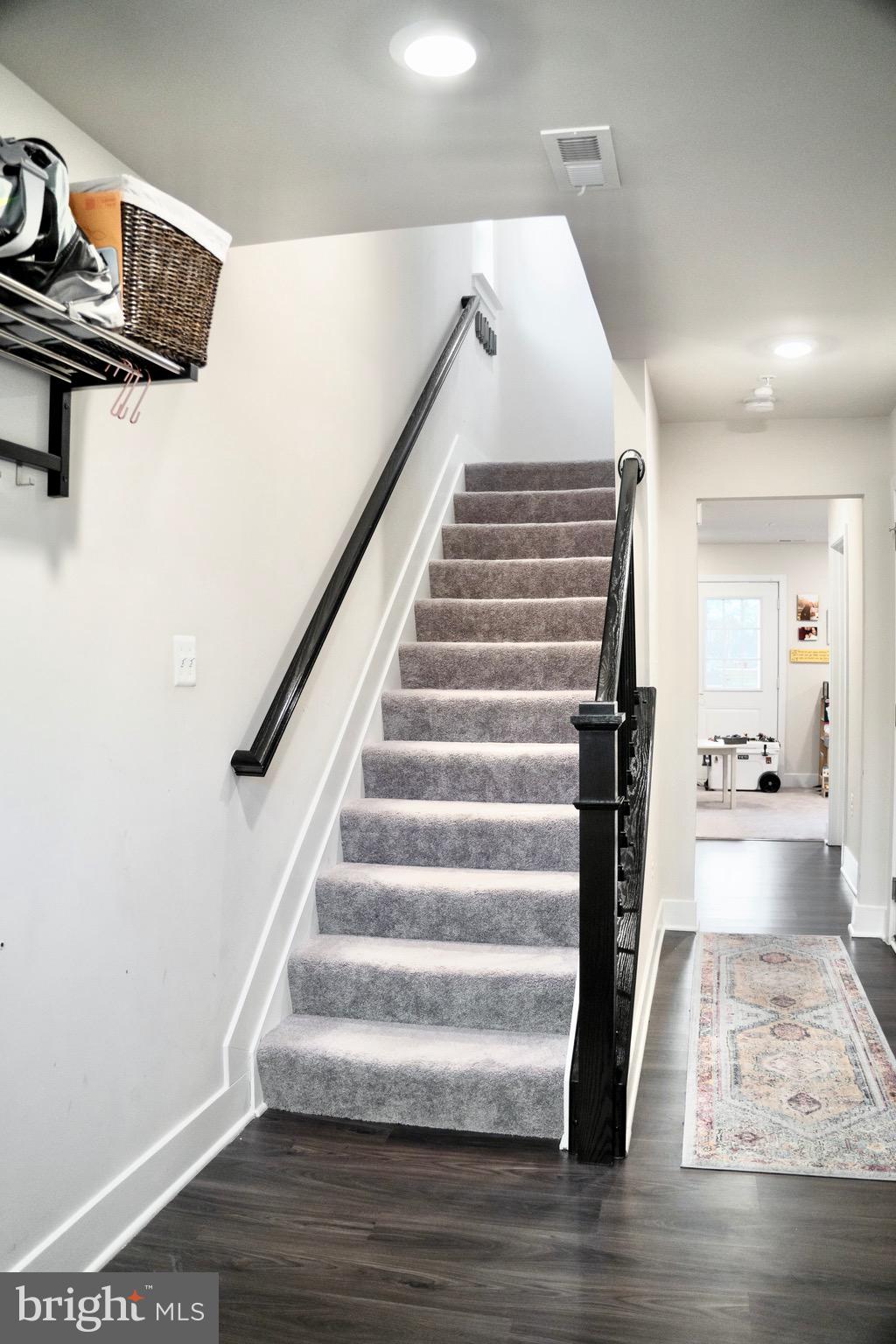 8037 POTTER PLACE