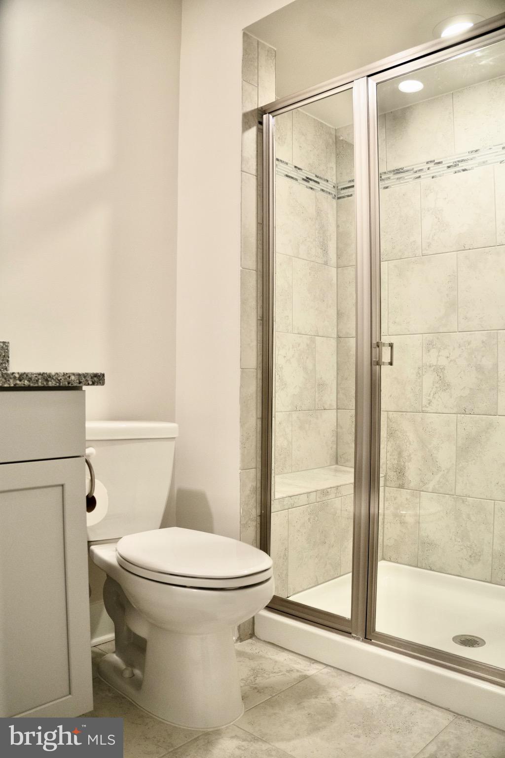 BLUE STREAM - Residential Lease