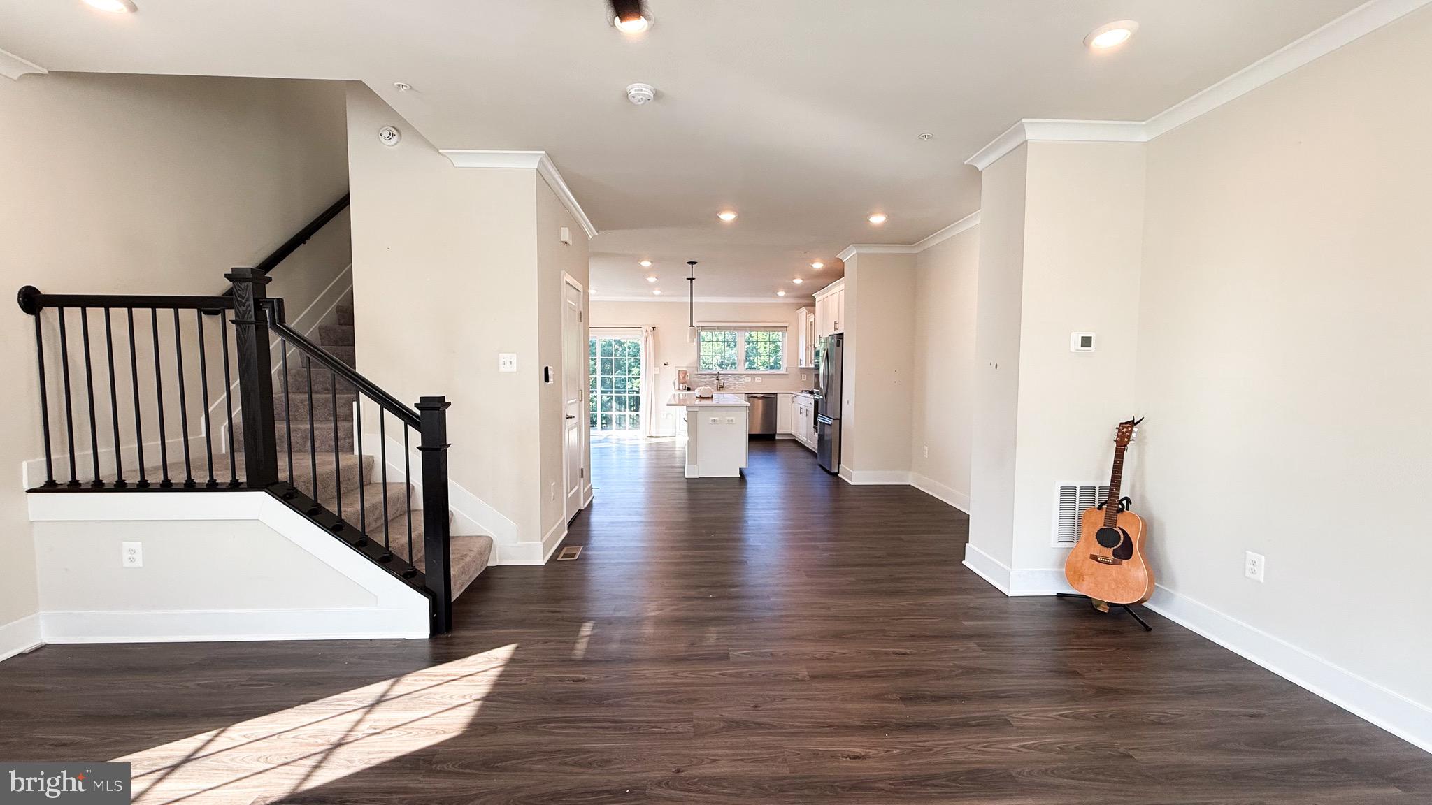 BLUE STREAM - Residential Lease