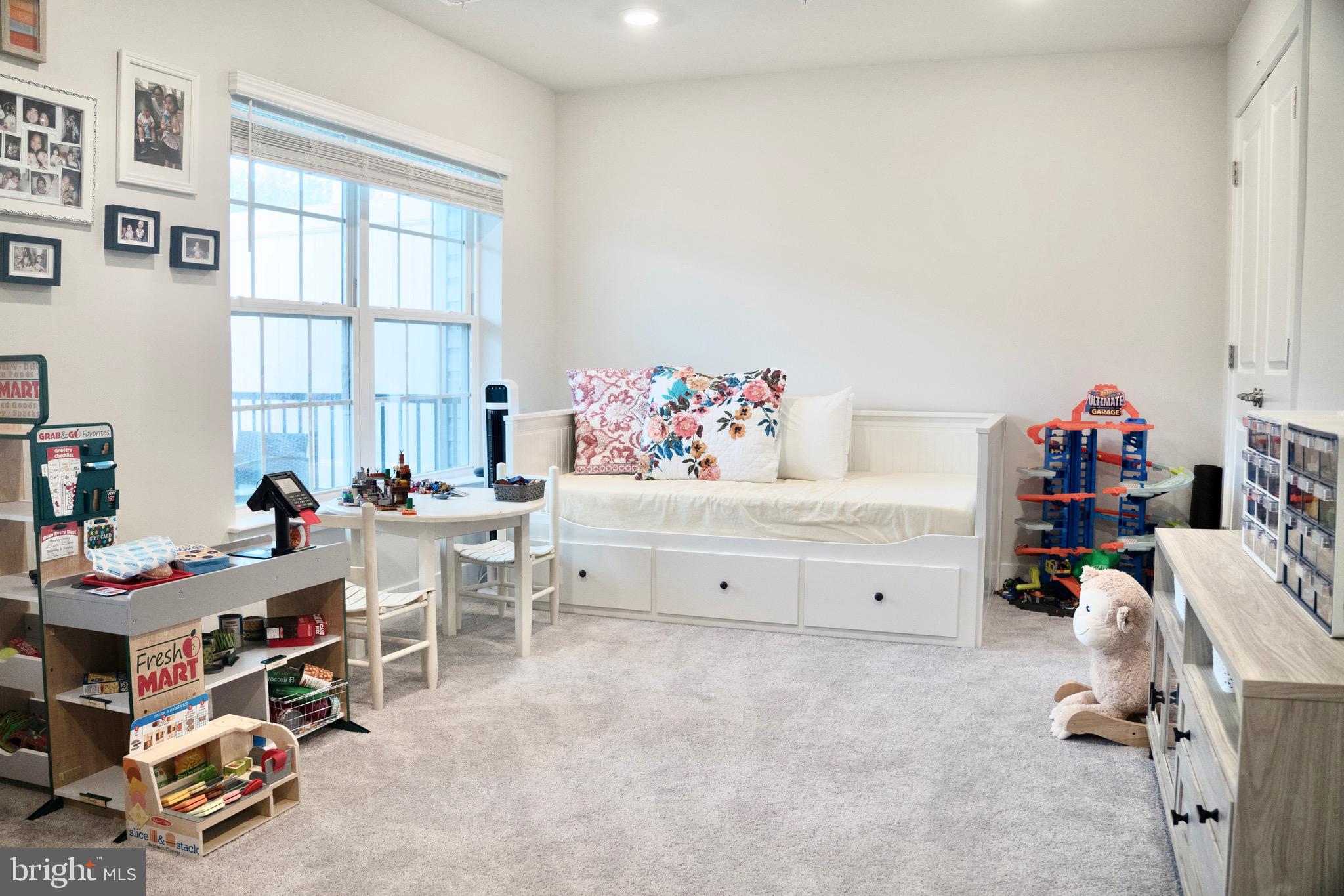 8037 POTTER PLACE