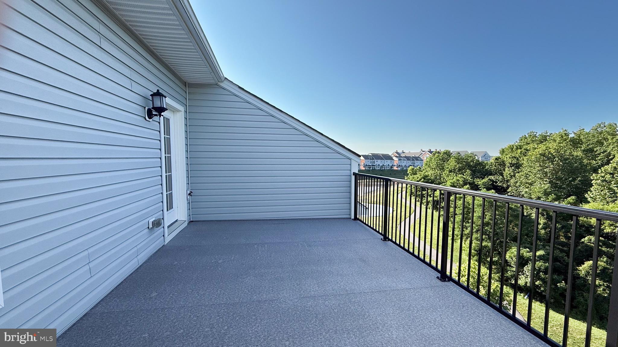 BLUE STREAM - Residential Lease