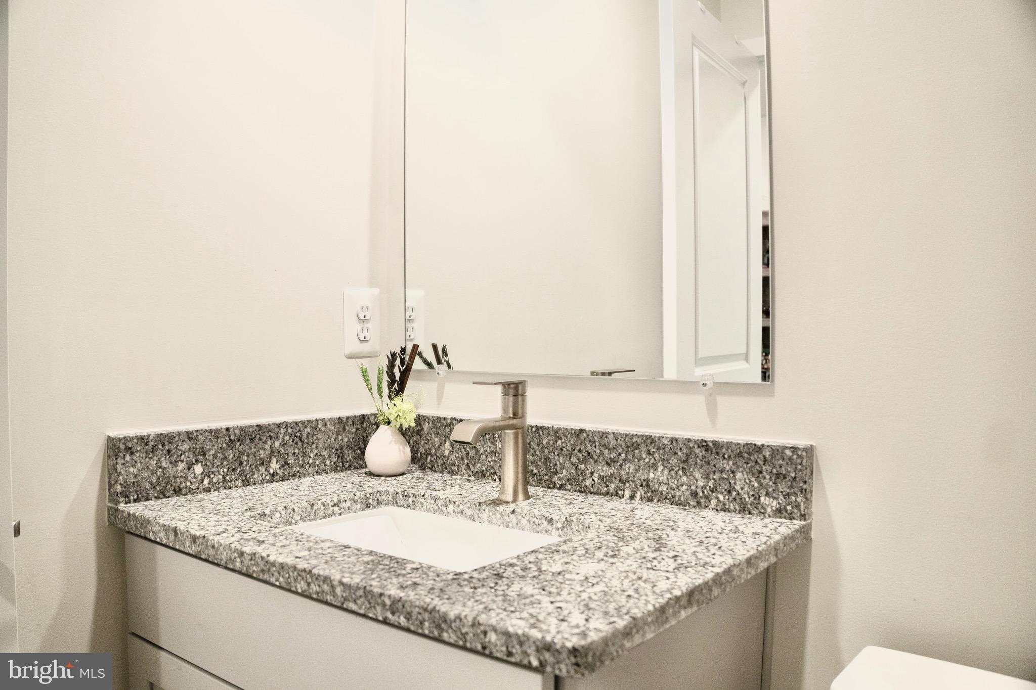 BLUE STREAM - Residential Lease