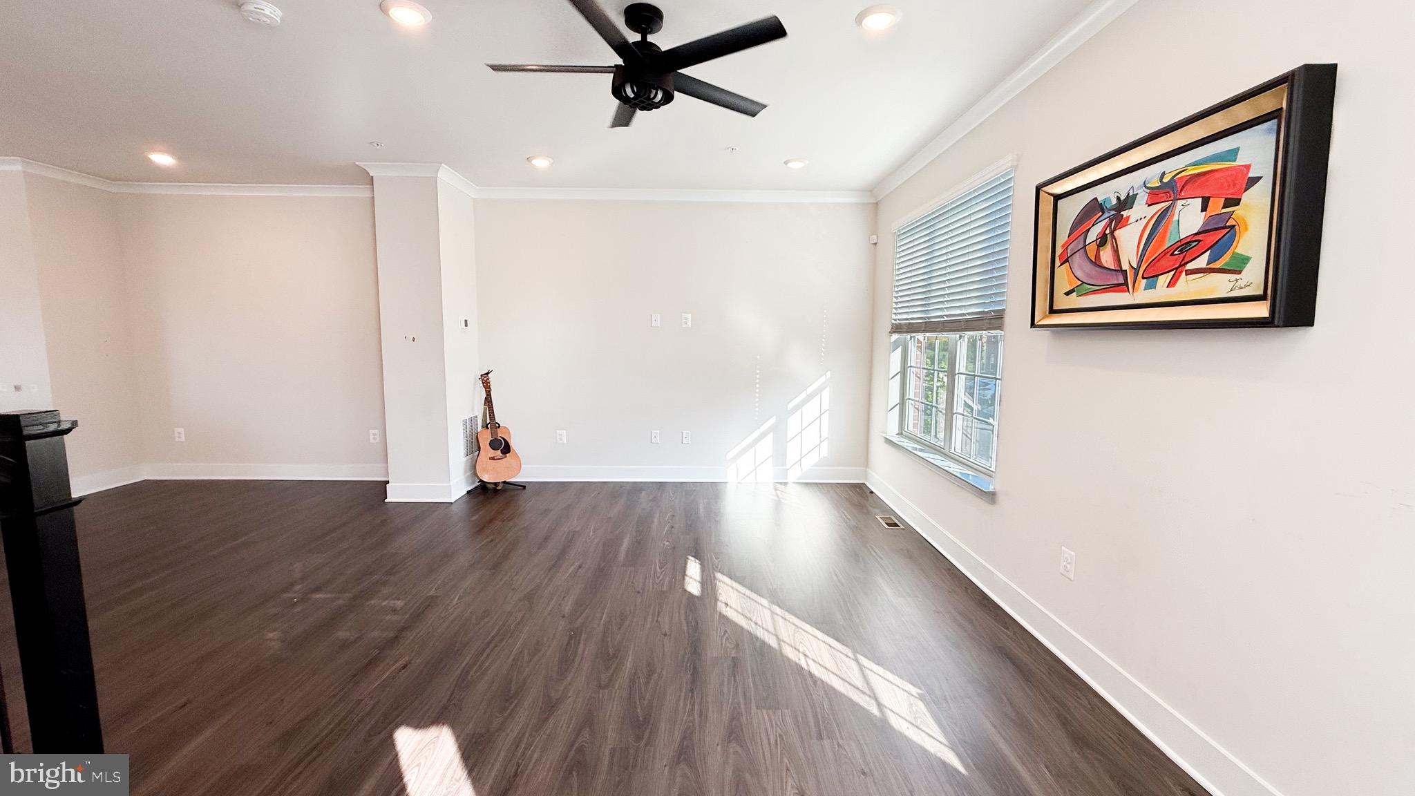 BLUE STREAM - Residential Lease