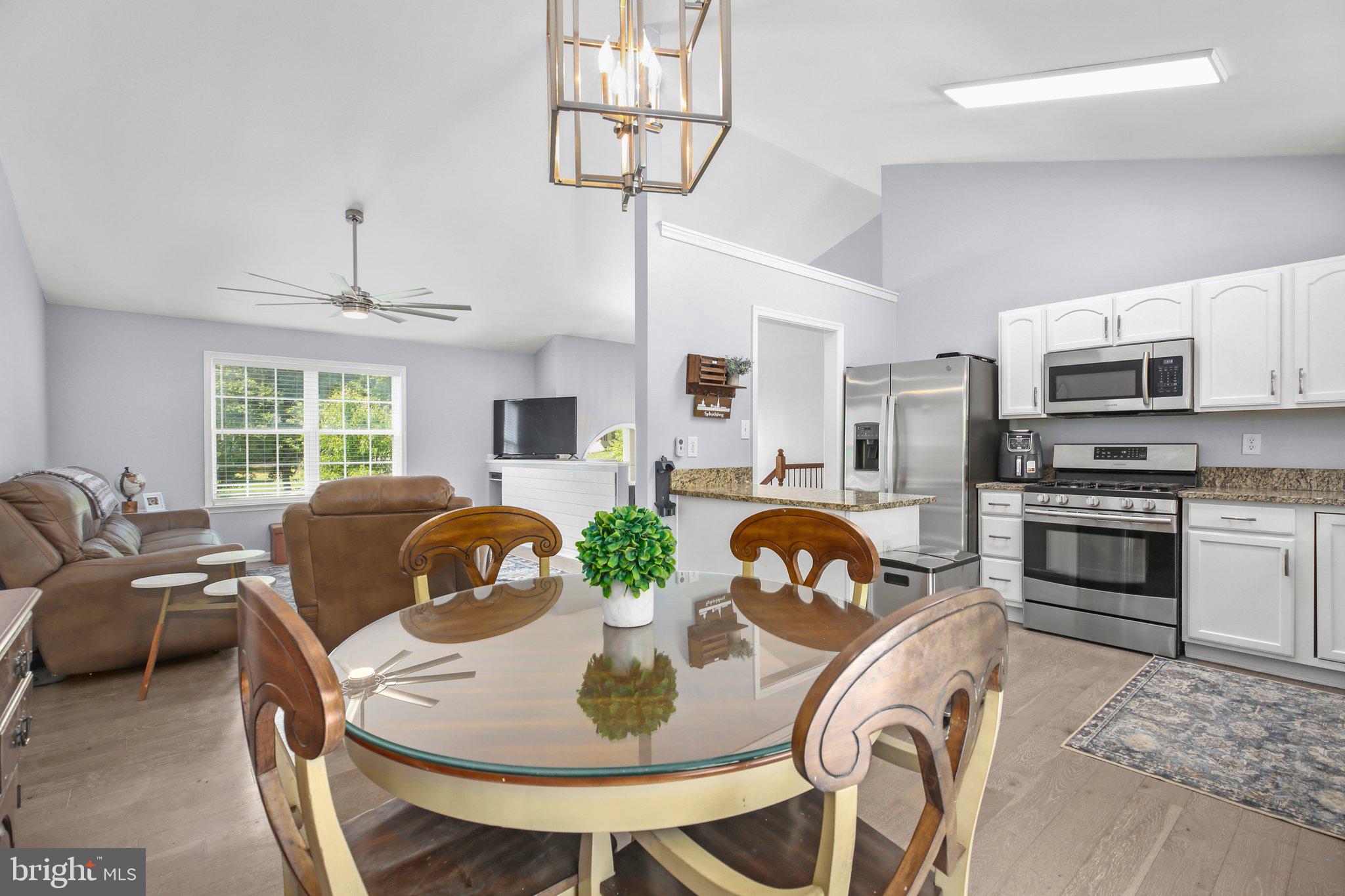 ARGYLE HILLS - Residential