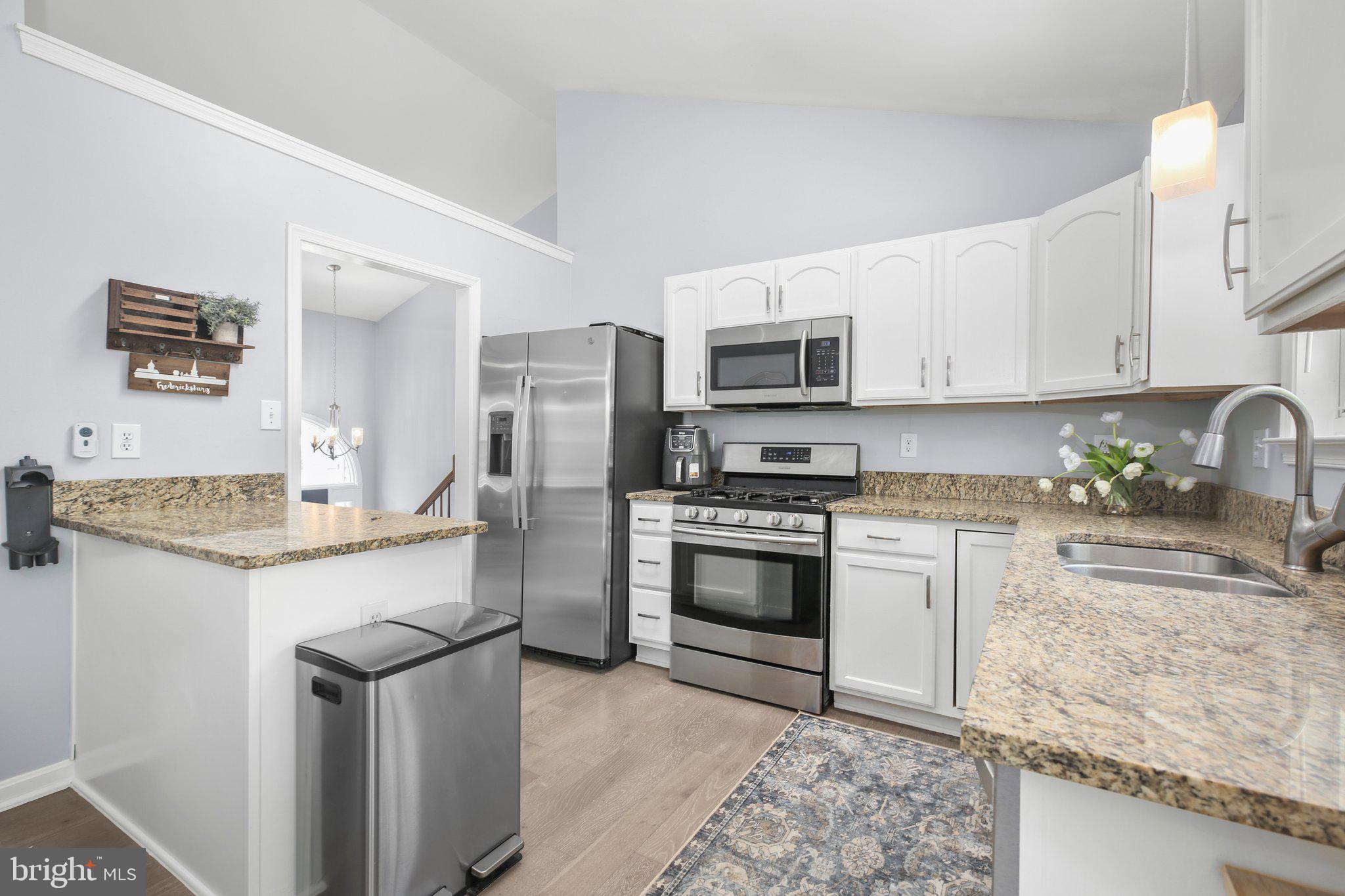 ARGYLE HILLS - Residential