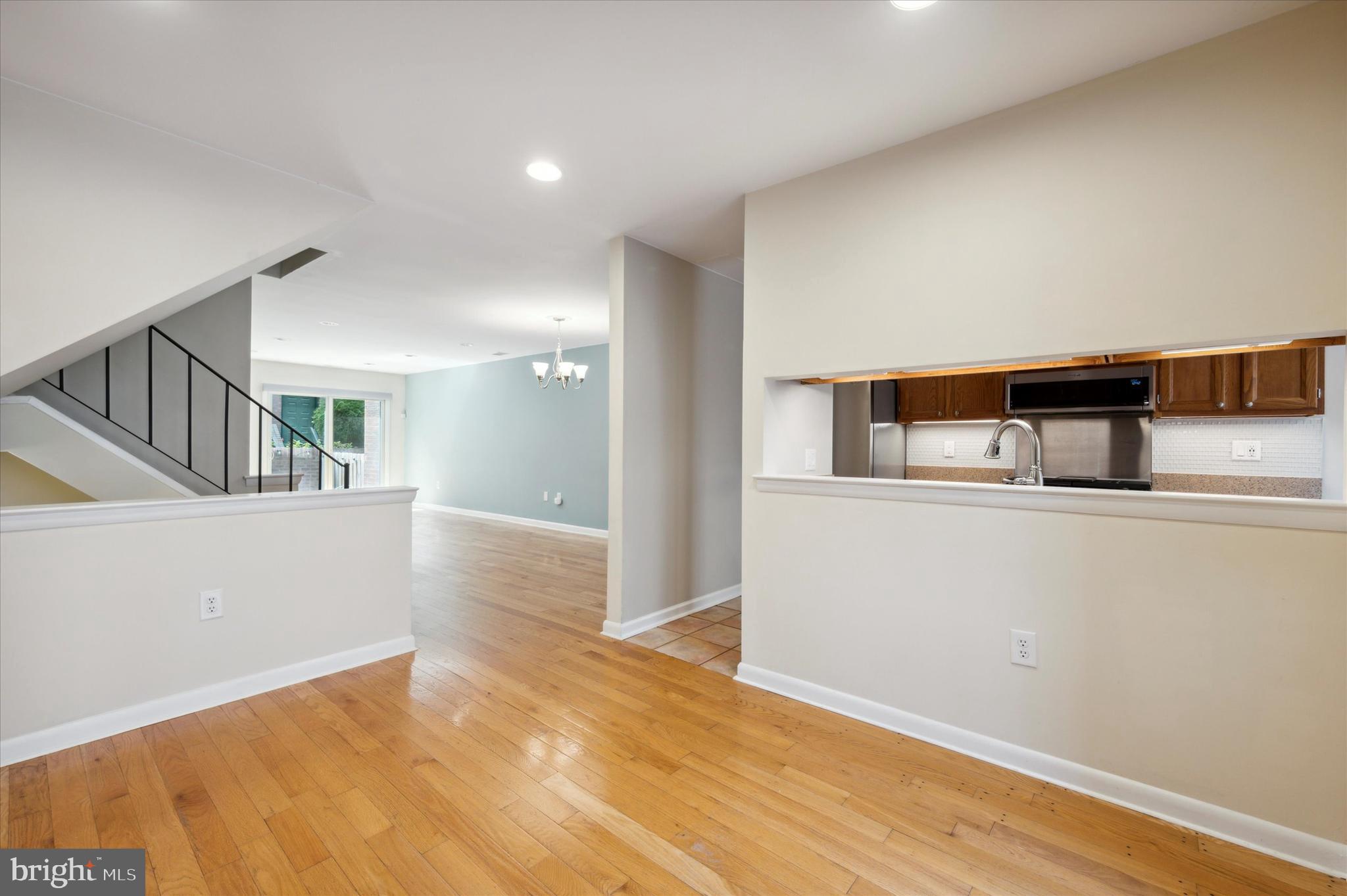 LOGAN SQUARE - Residential Lease