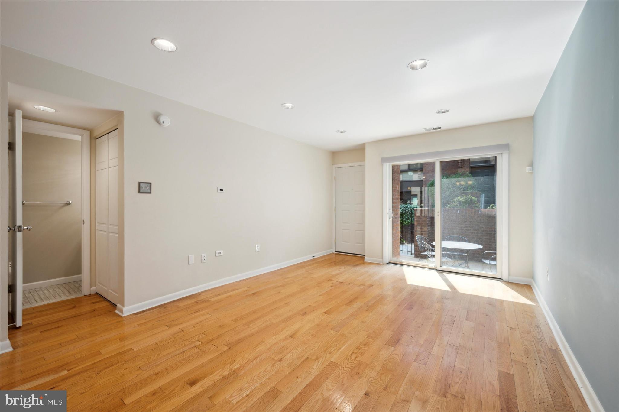 LOGAN SQUARE - Residential Lease