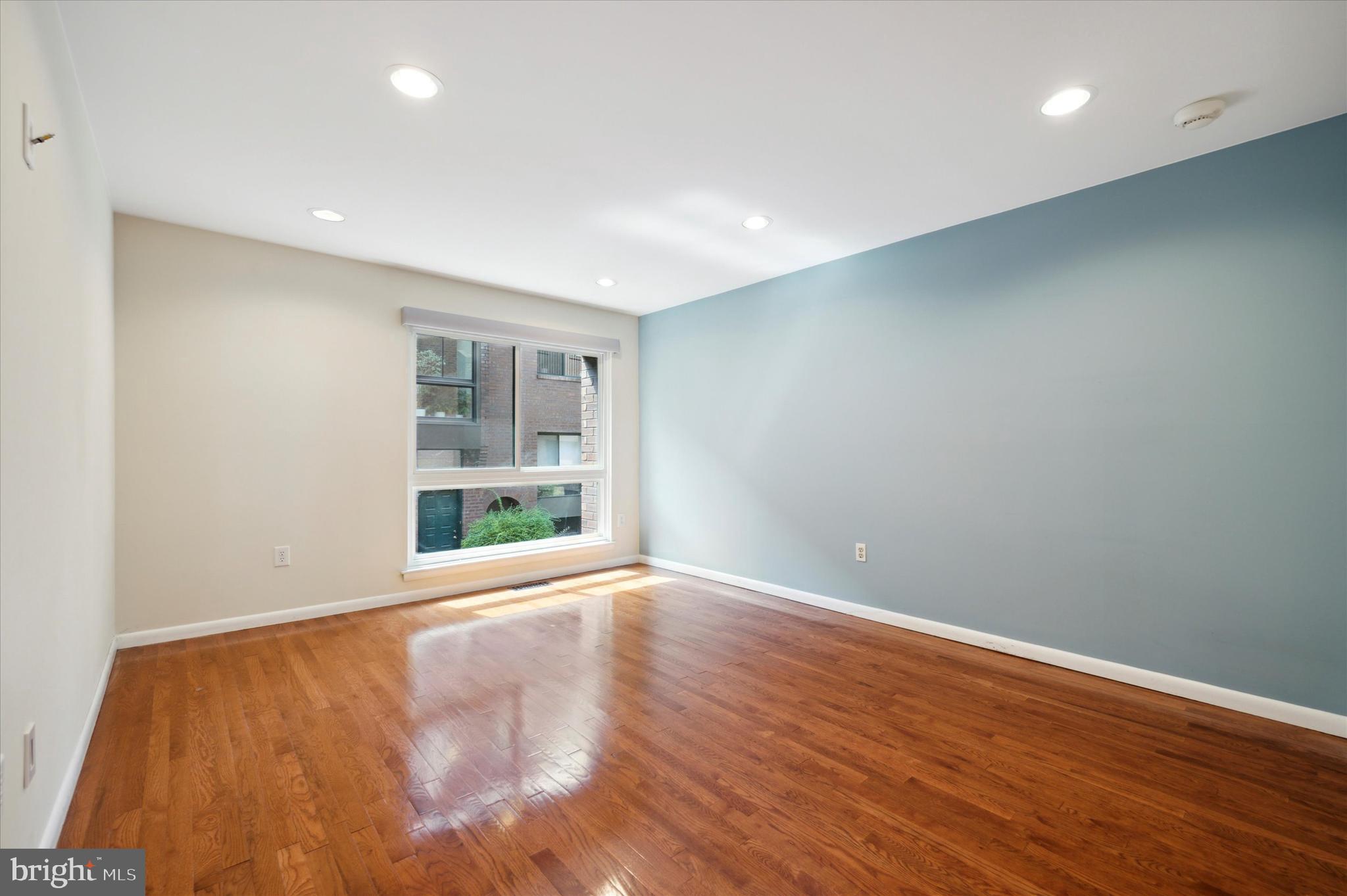 LOGAN SQUARE - Residential Lease