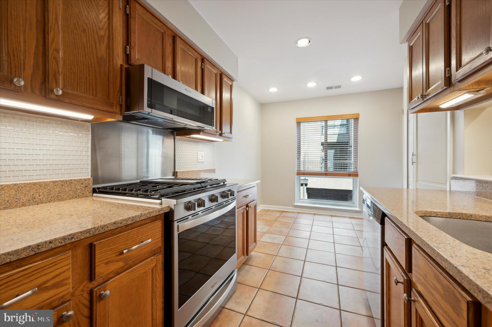 LOGAN SQUARE - Residential Lease