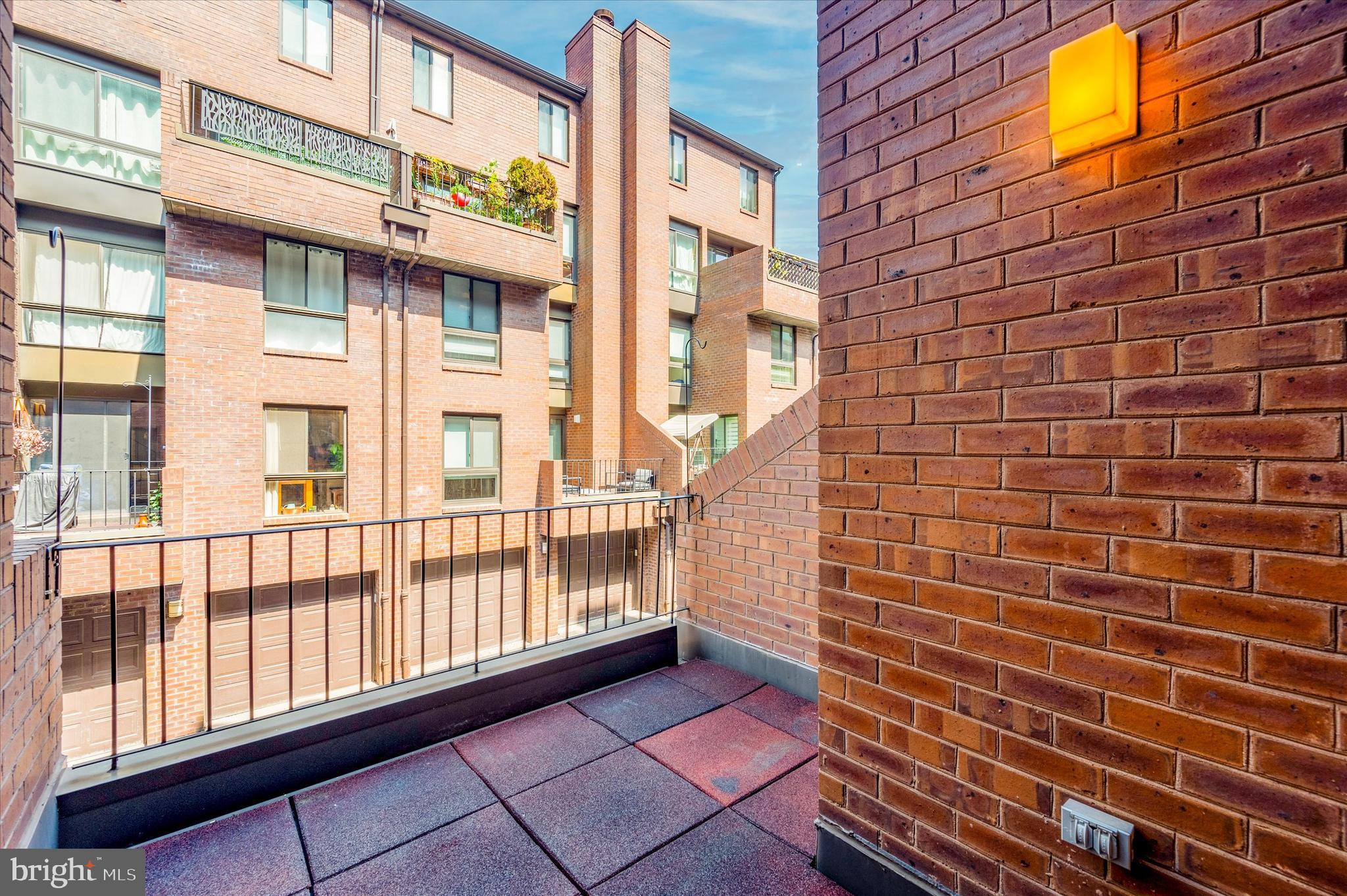 LOGAN SQUARE - Residential Lease