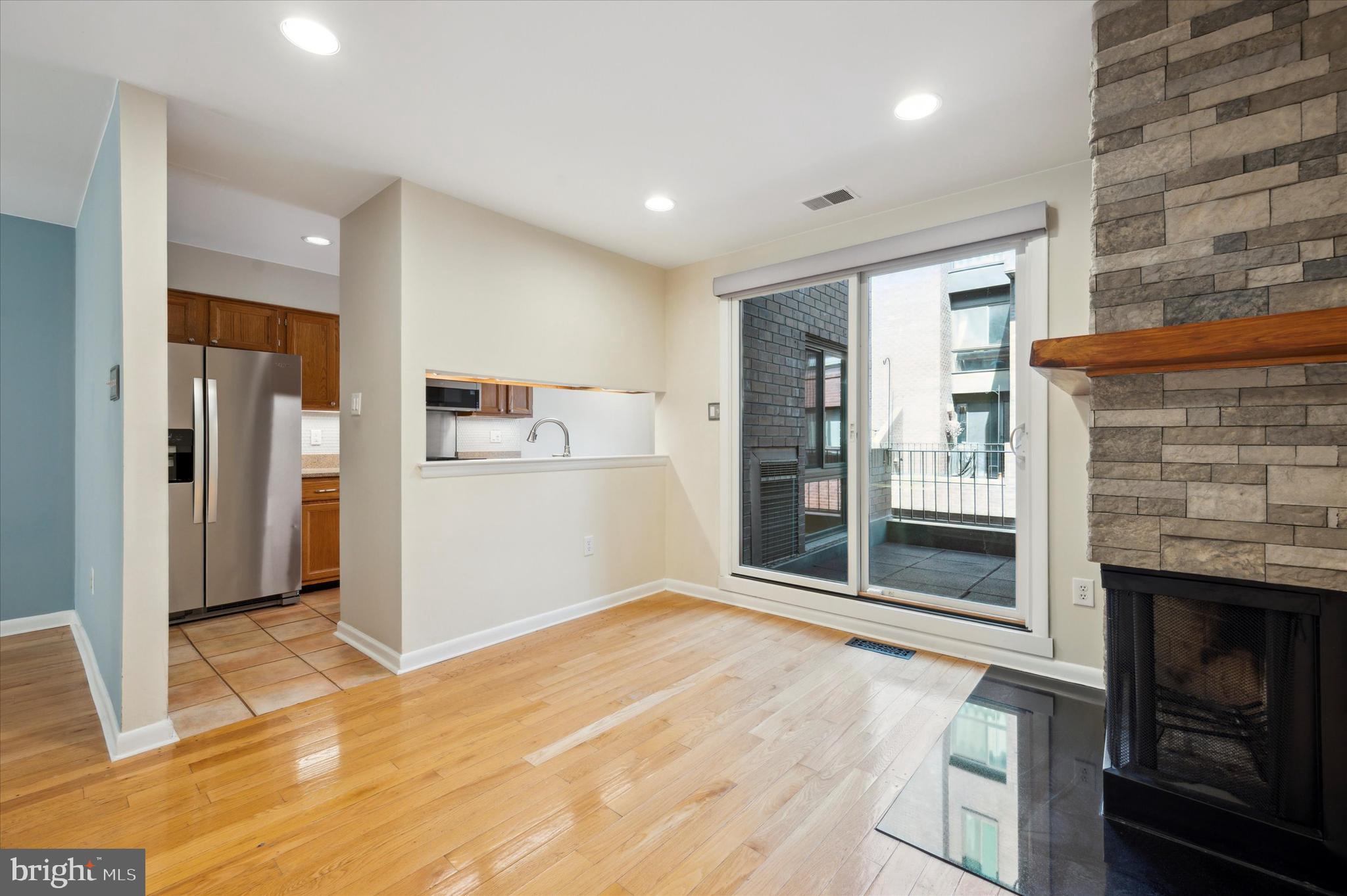 LOGAN SQUARE - Residential Lease