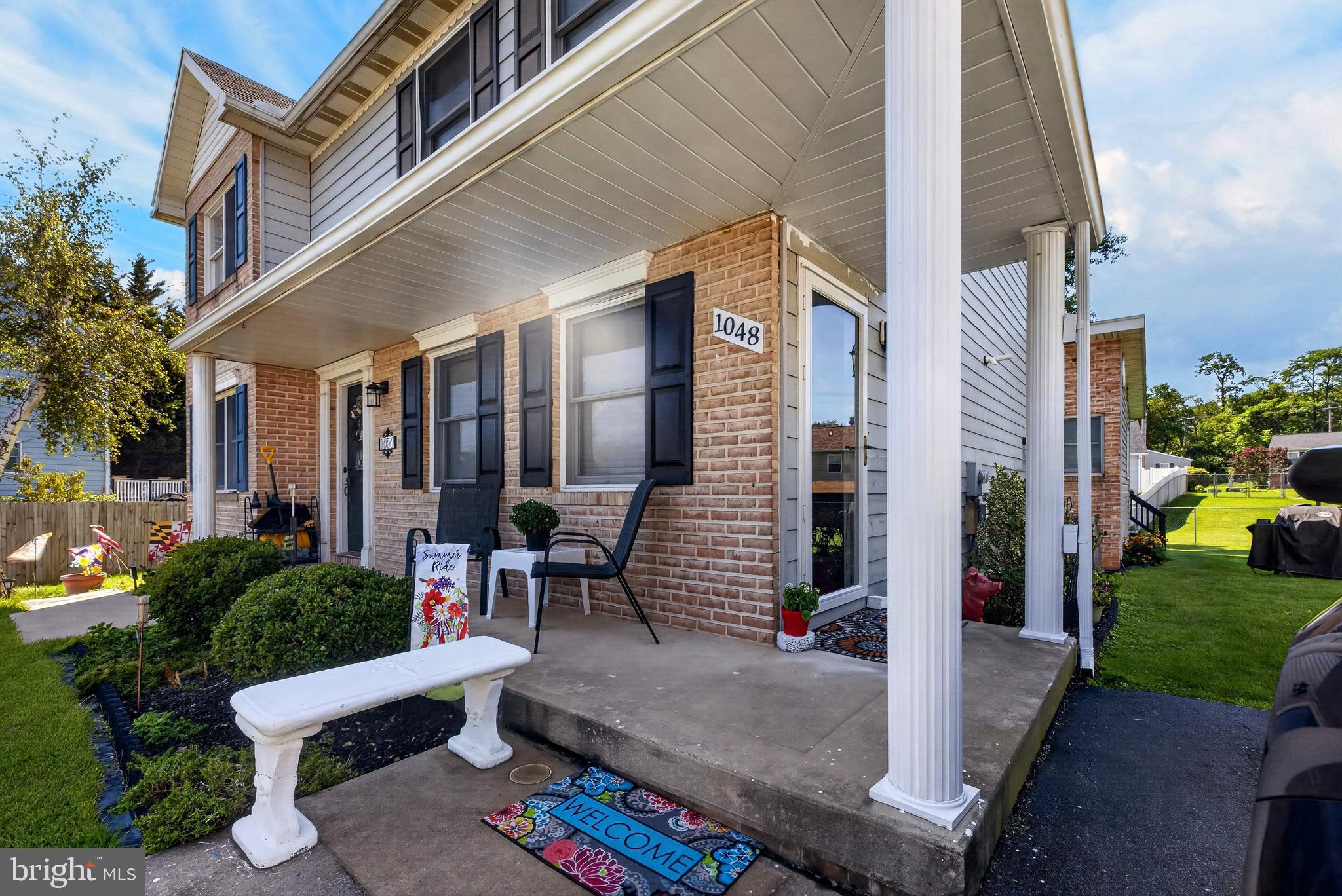 1048 HAMPTON CIRCLE