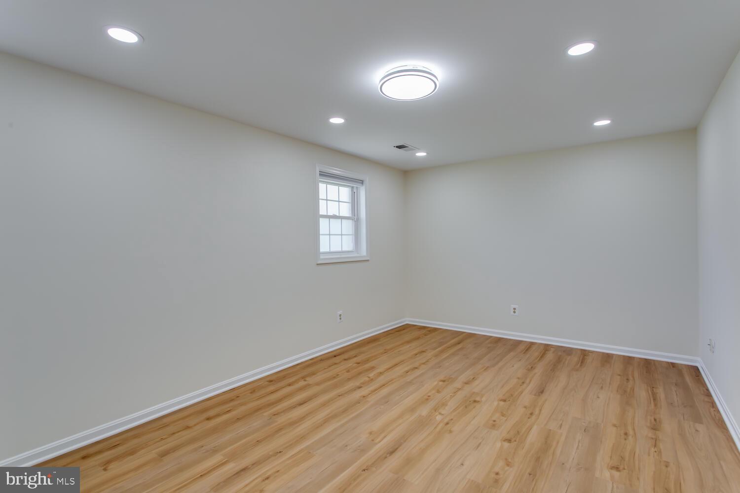 TALISMAN COURT - Residential Lease