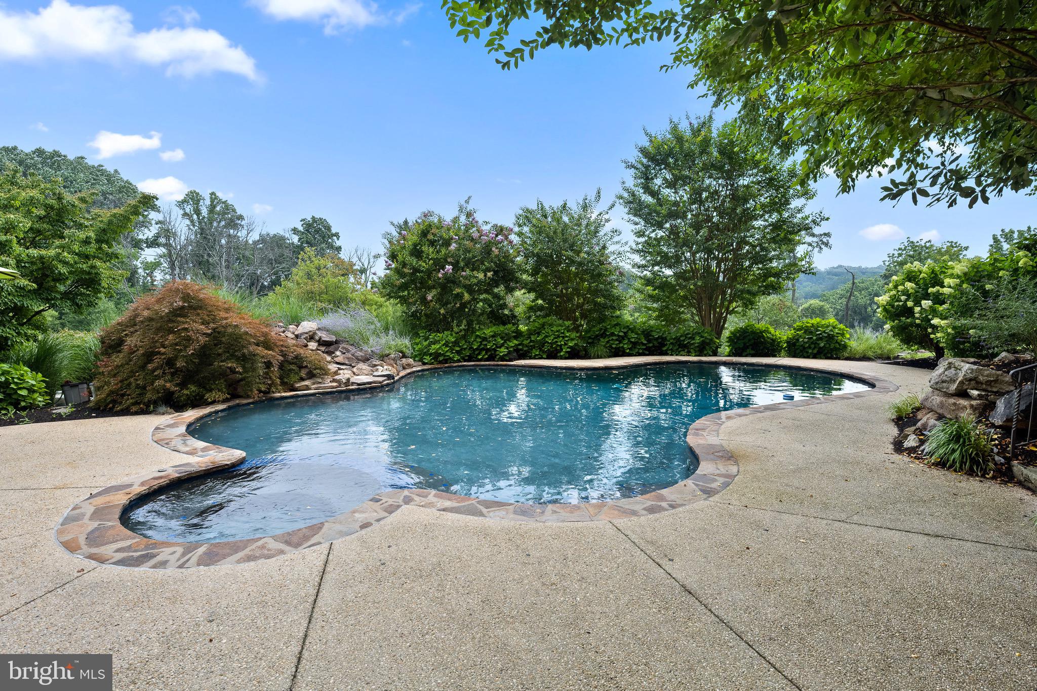 HIGHLANDS AT CHARLES - Residential