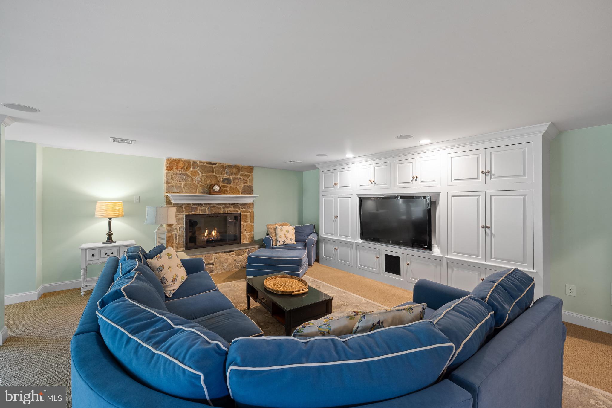 HIGHLANDS AT CHARLES - Residential