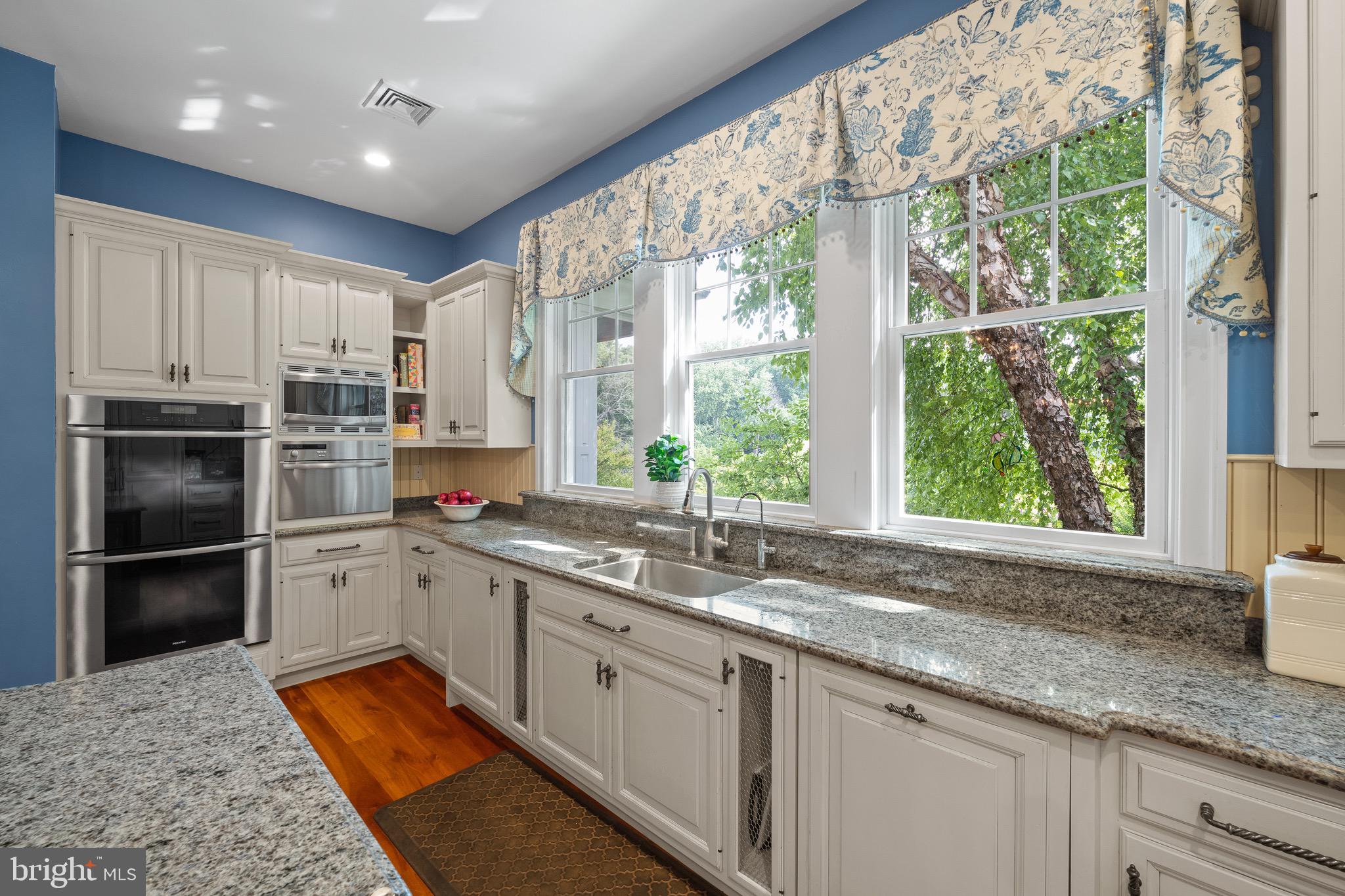 HIGHLANDS AT CHARLES - Residential