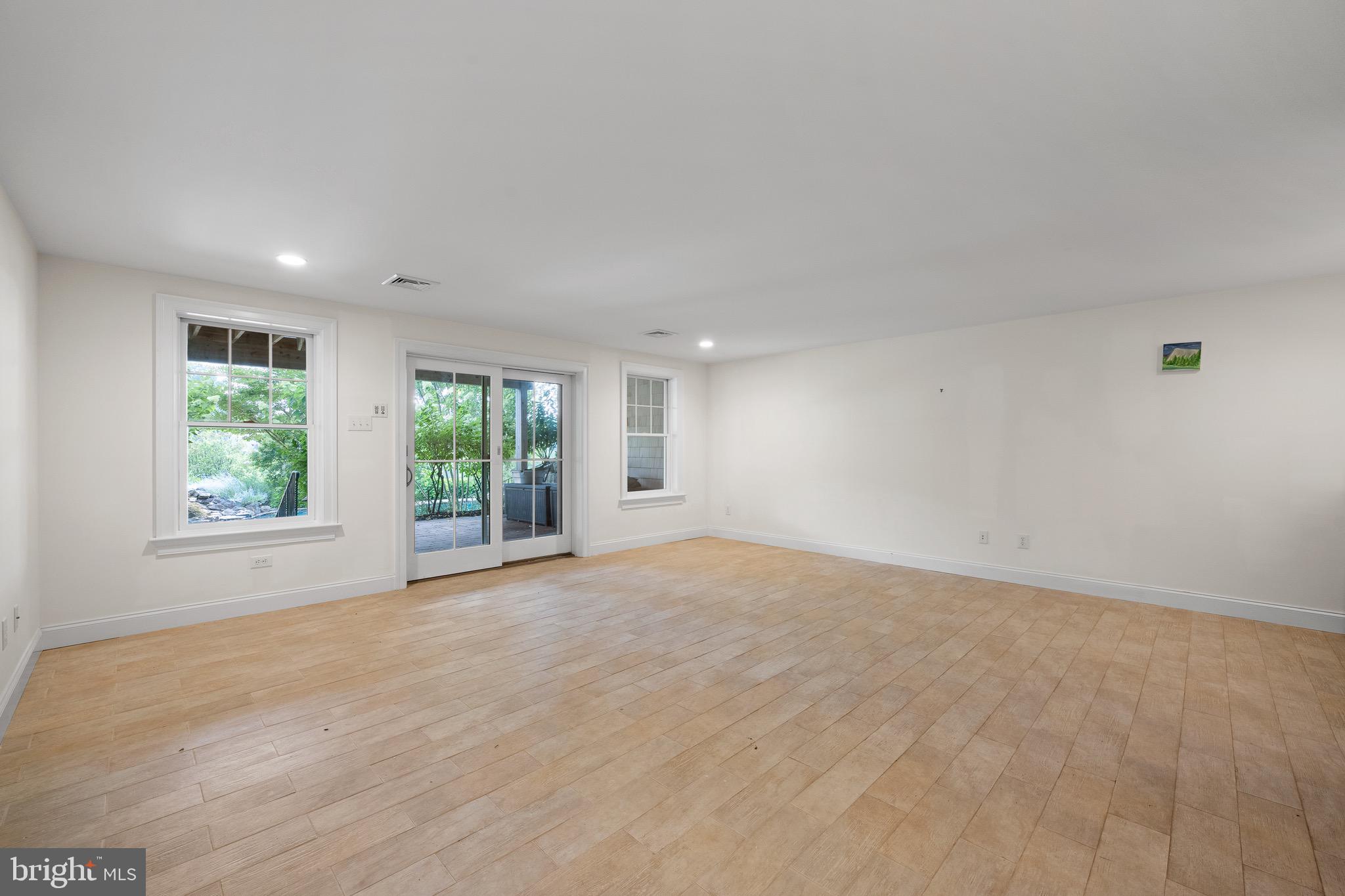 HIGHLANDS AT CHARLES - Residential