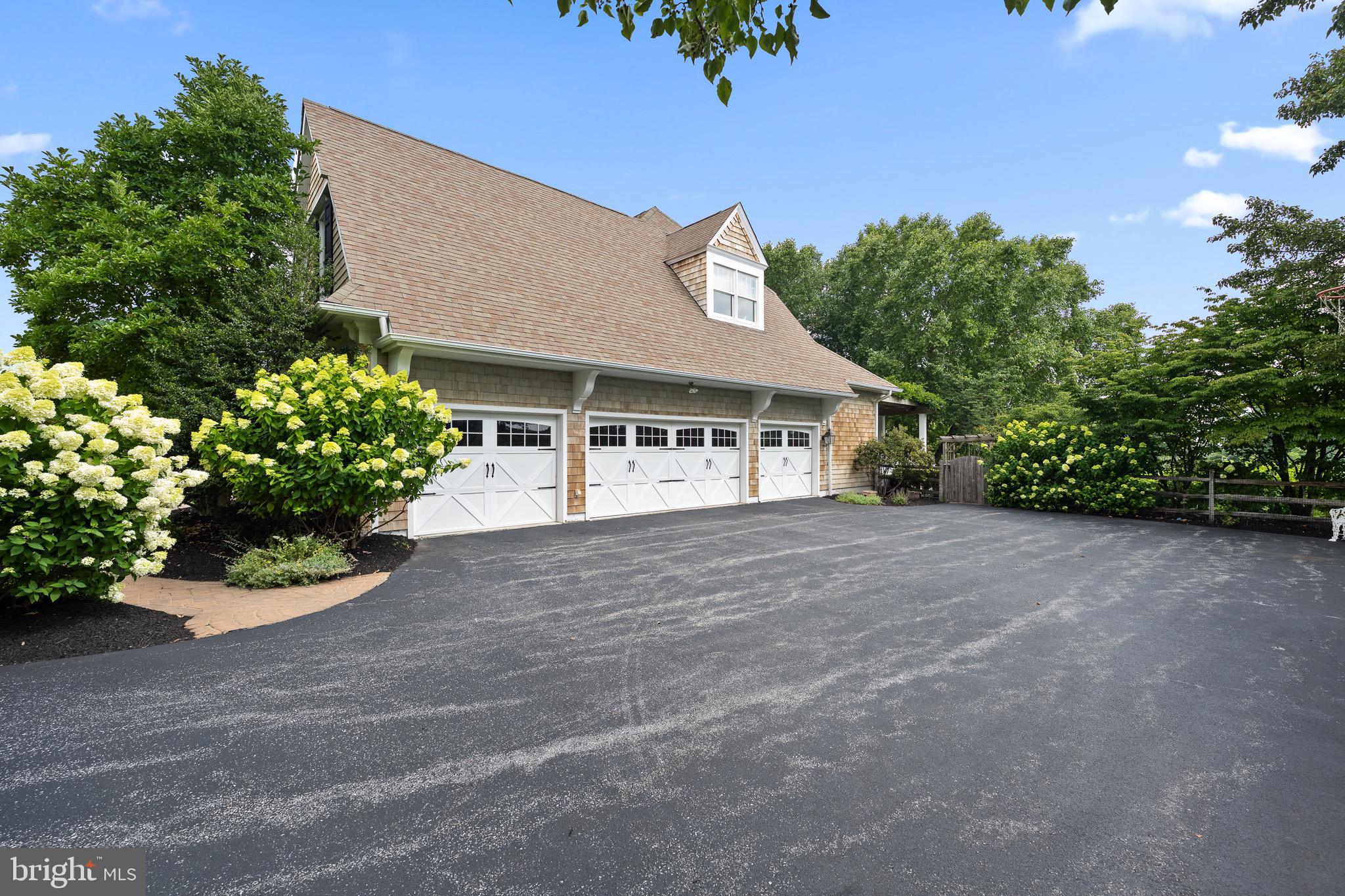 HIGHLANDS AT CHARLES - Residential