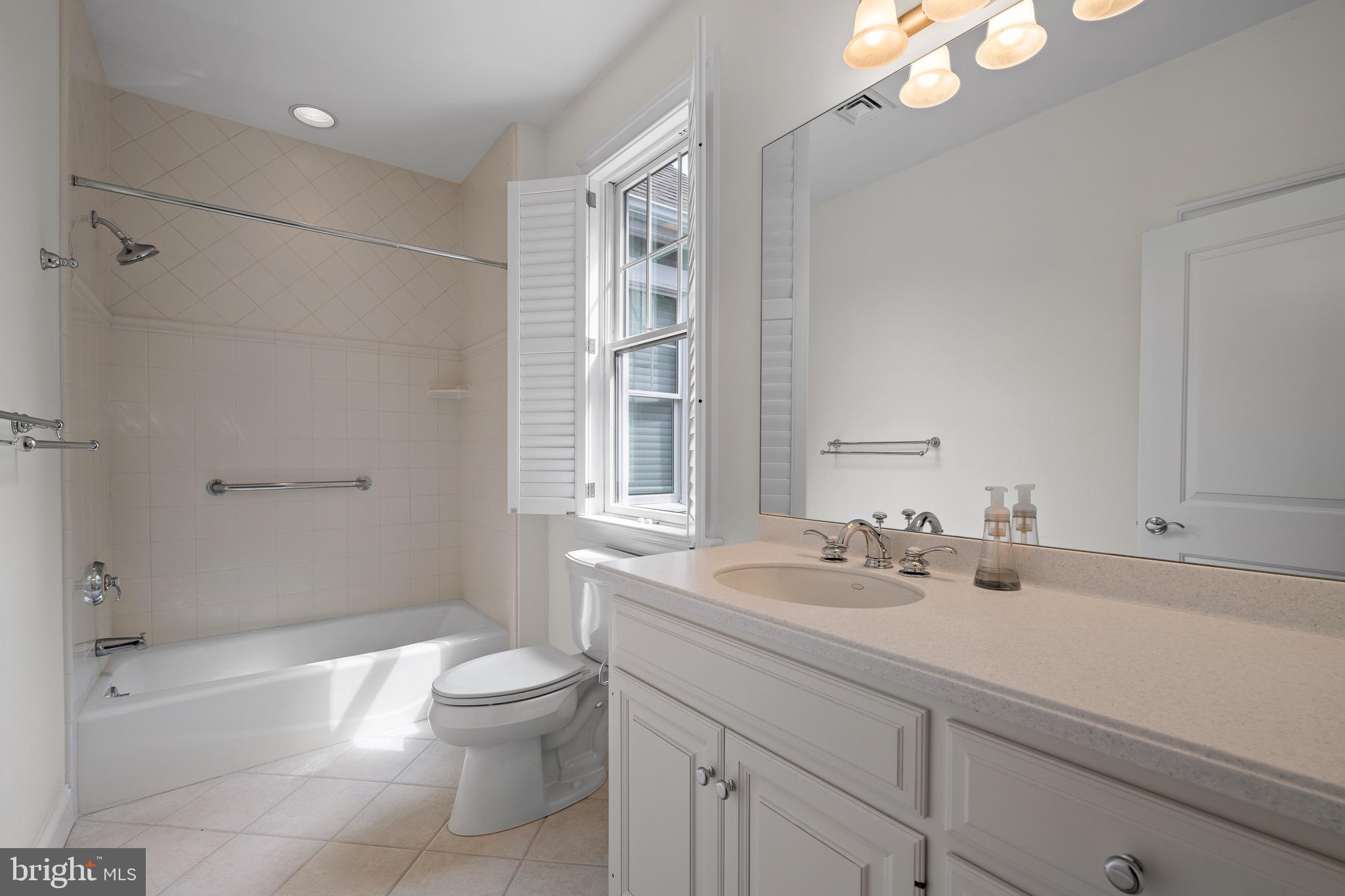 HIGHLANDS AT CHARLES - Residential